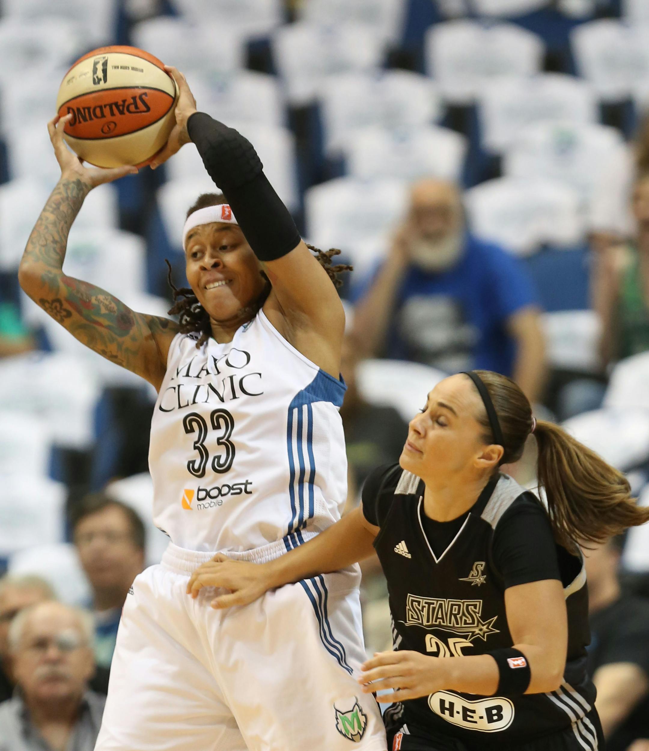 Lynx during warm ups ] (KYNDELL HARKNESS/STAR TRIBUNE) kyndell.harkness@startribune.com Lynx vs San Antonio Stars during the western conference semifinals at Target Center in Minneapolis Min., Thursday, August, 21, 2014.