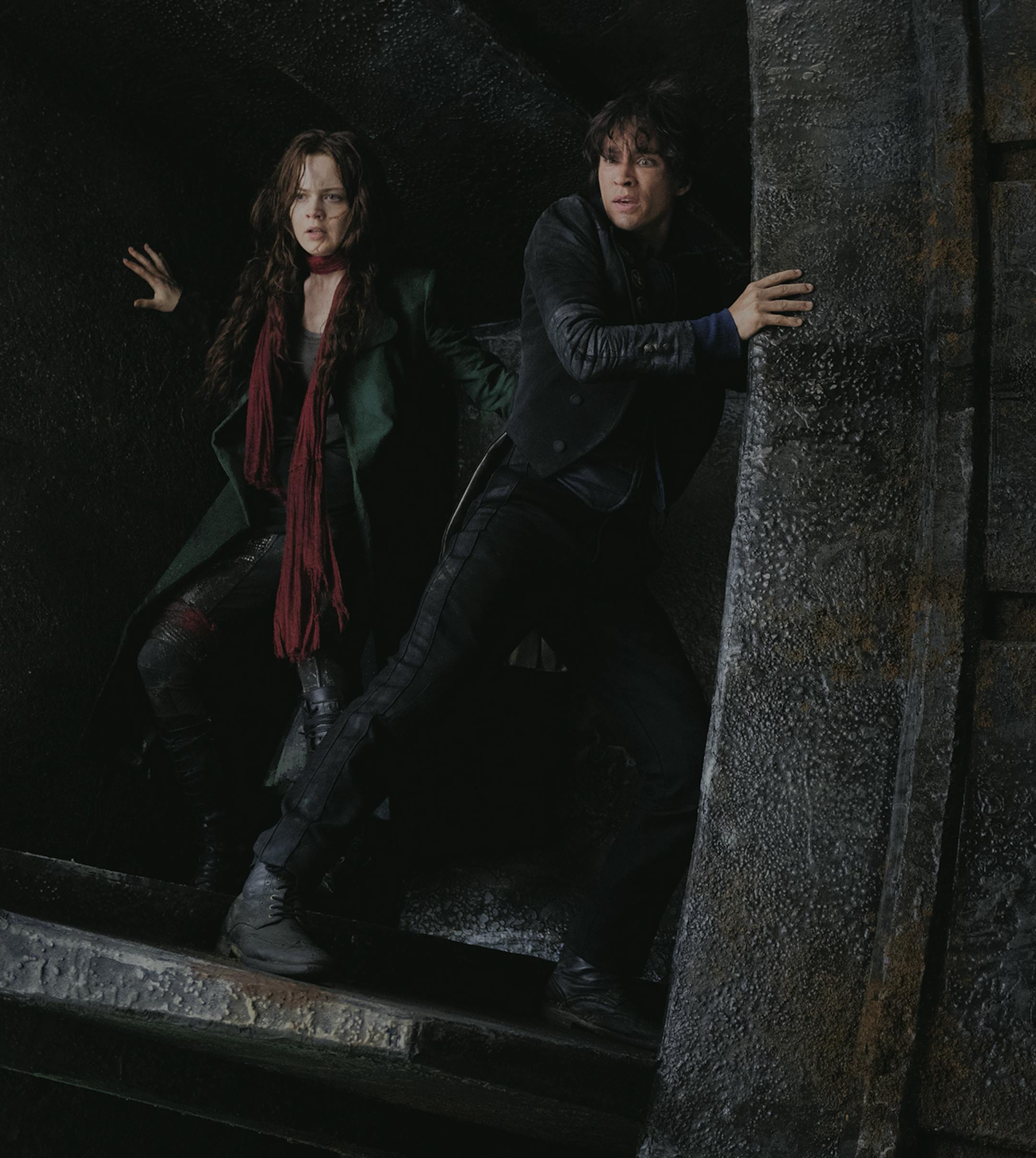 Hera Hilmar and Robert Sheehan in "Mortal Engines."