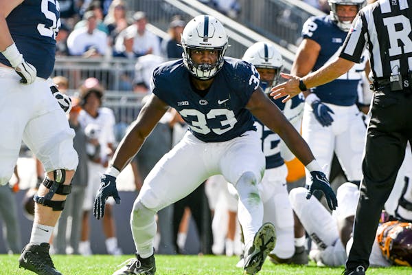 Penn State defensive end Dani Dennis-Sutton (33) celebrated a sack against Central Michigan on Saturday.