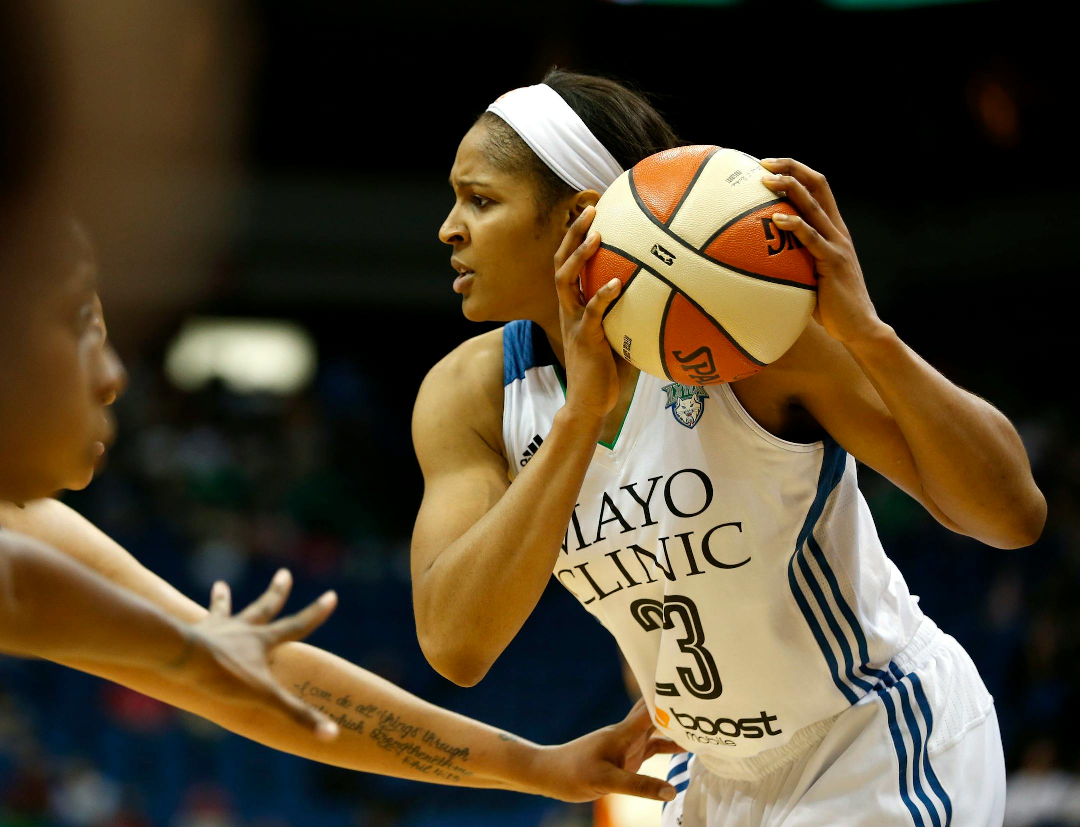 Maya Moore of the Lynx avoided a San Antonio Stars player during the second quarter of Thursday's game.