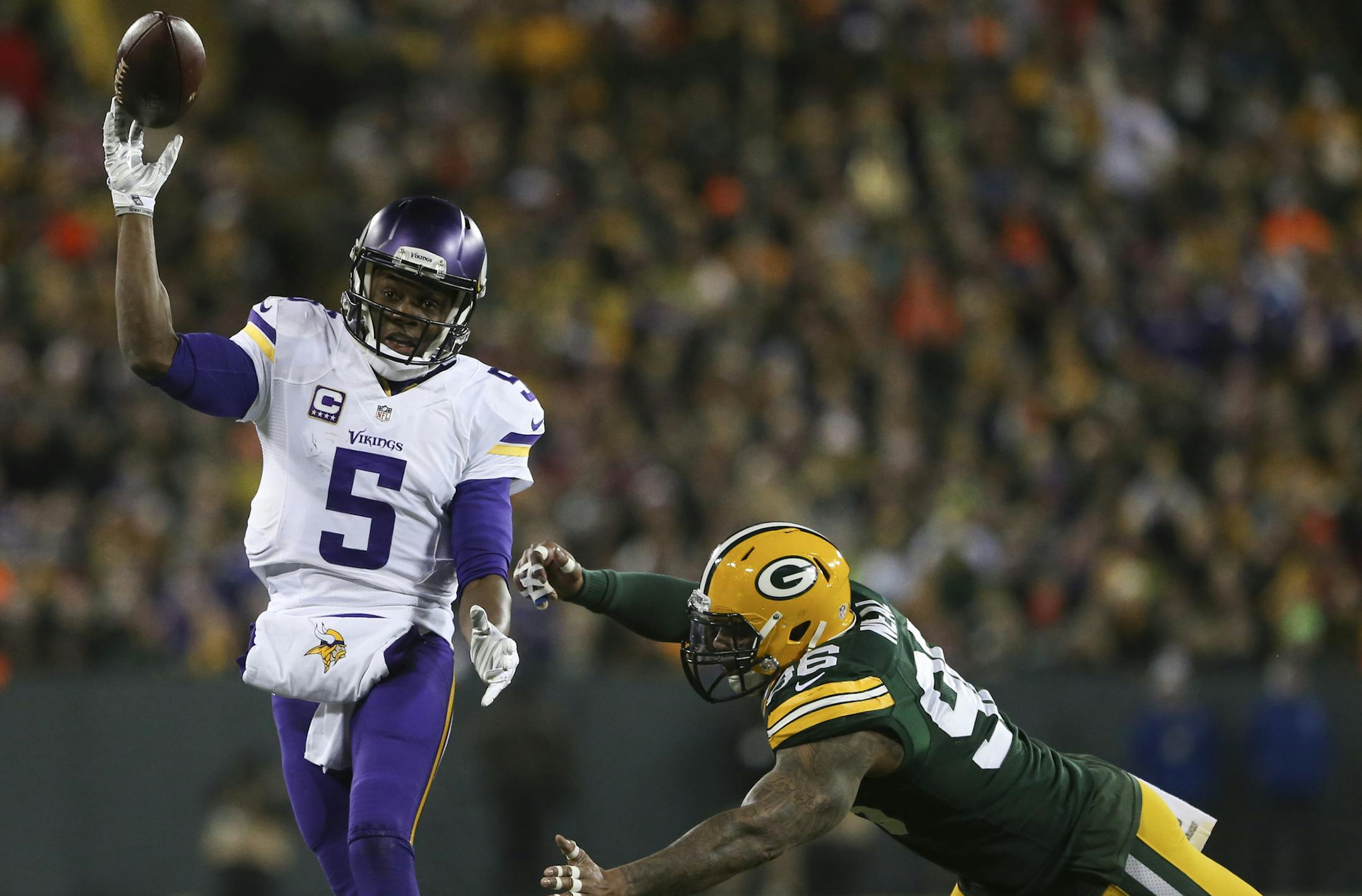 Vikings quarterback Teddy Bridgewater (5)