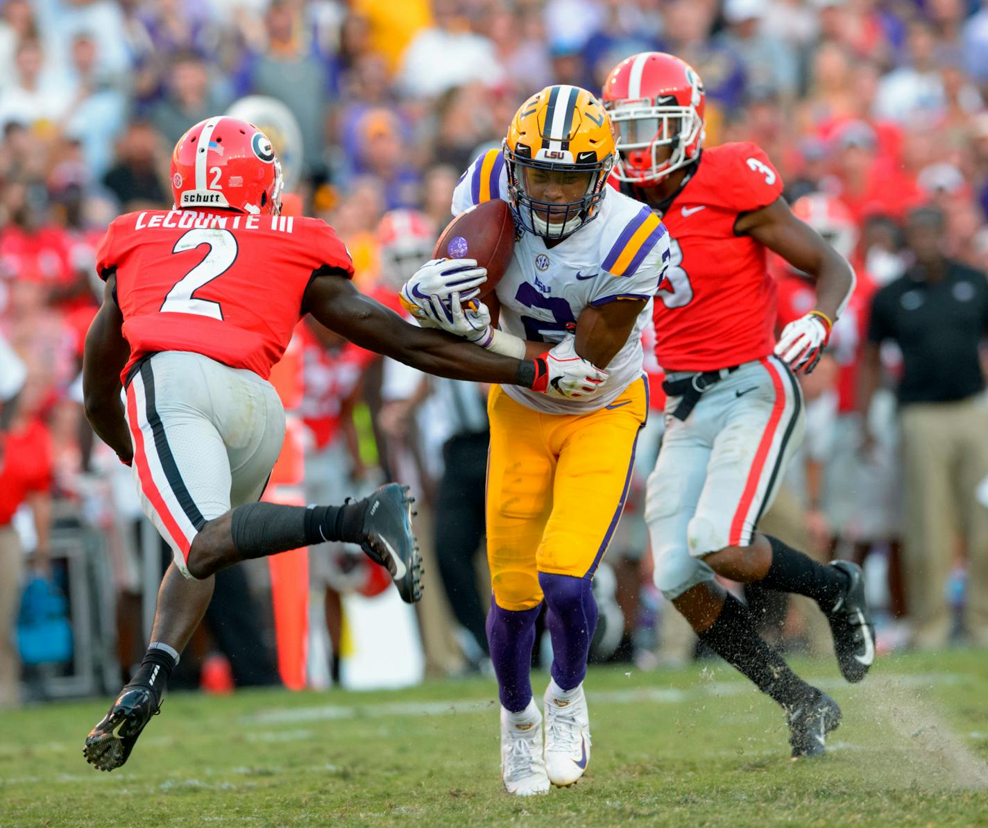 First-round draft pick Justin Jefferson (2) makes a reception against Georgia.