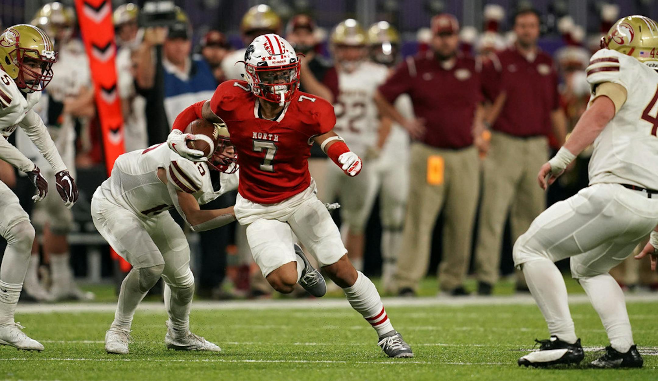 Lakeville North's Raja Nelson (7) ANTHONY SOUFFLE • anthony.souffle@startribune.com Lakeville North High School played Lakeville South High School in a Class 6A MSHSL football semifinal game Friday, Nov. 16, 2018 at U.S. Bank Stadium in Minneapolis. ORG XMIT: MIN1811162125547591