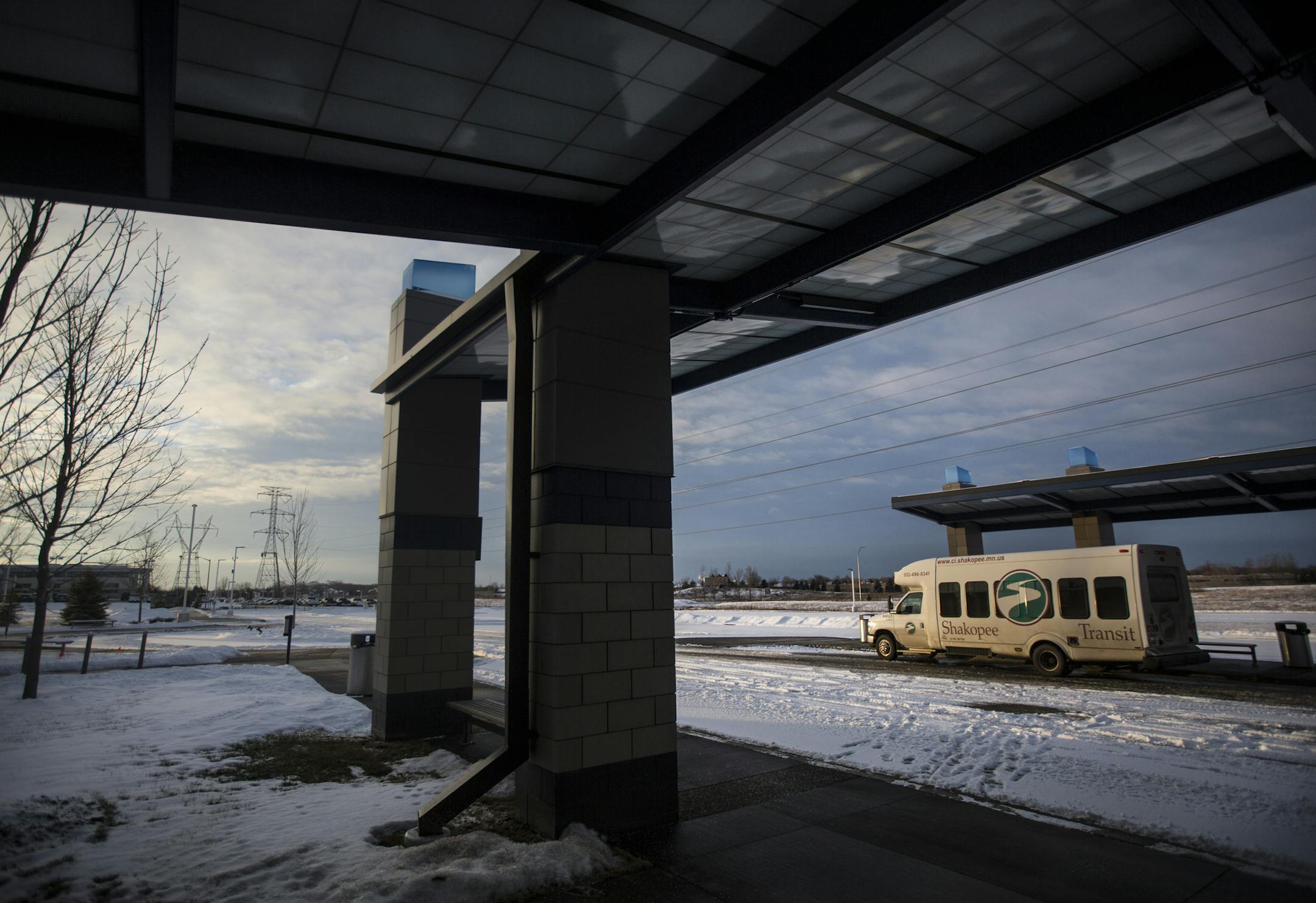 A bus waited at the Shakopee Marschall Road Transit Station on Wednesday, January 21, 2015 in Shakopee, Minn. ] RENEE JONES SCHNEIDER &#x2022; reneejones@startribune.com