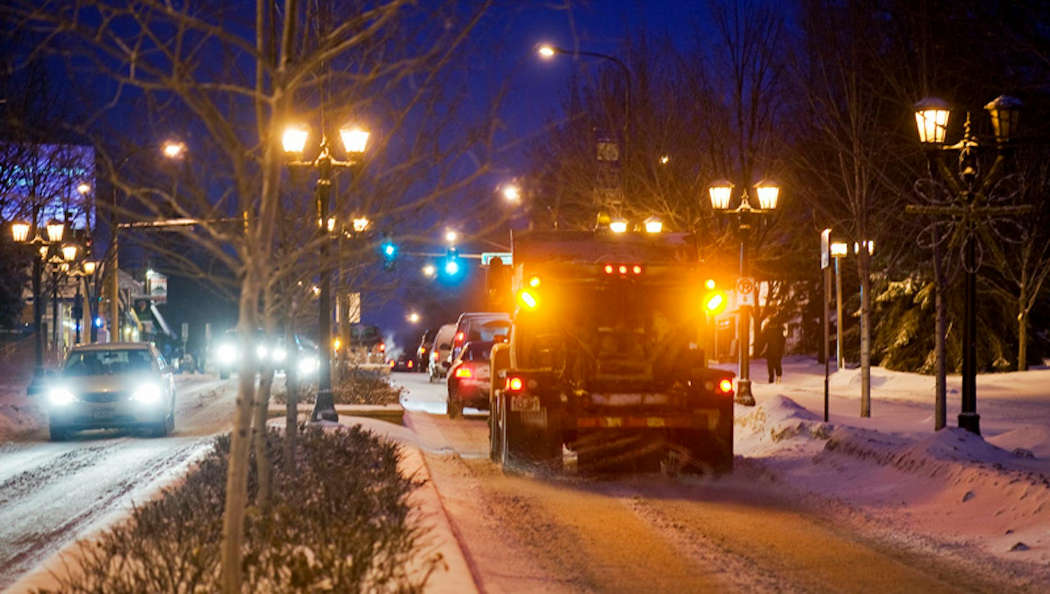 File photo: St.Paul city truck salted along Grand Ave. near Snelling Ave. during afternoon rush hour.