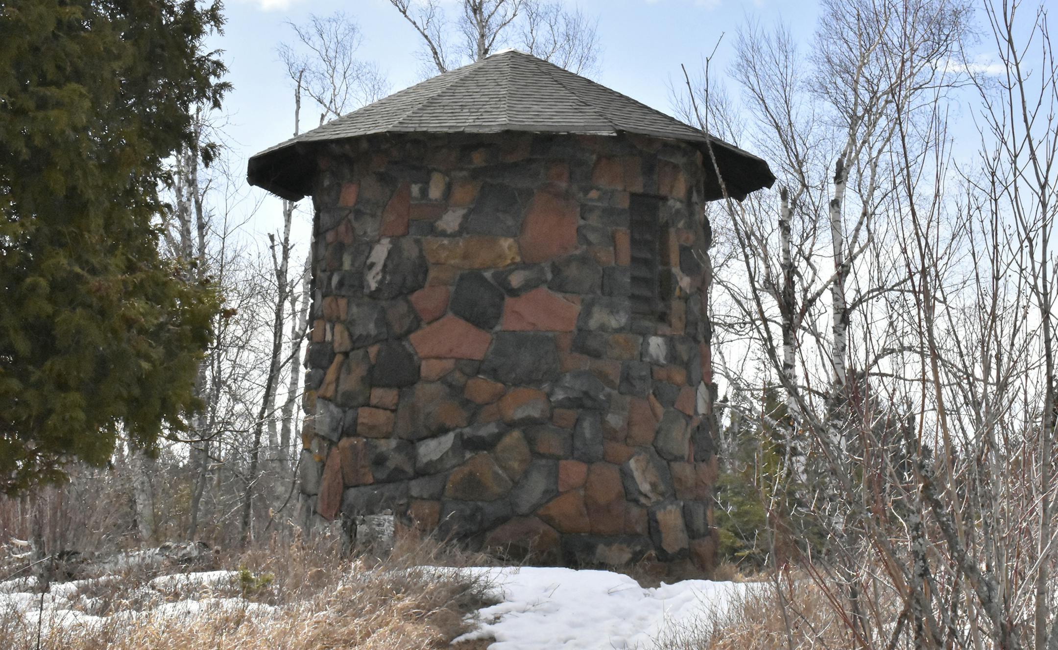While driving through Gooseberry Falls State Park in March (2019), we saw this water tower. Marty Barnett Bloomington, MN 55437