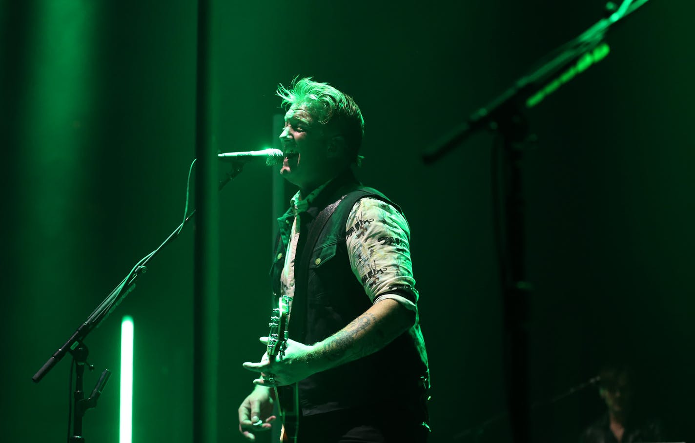 Josh Homme of the Queens of the Stone Age played for a sold out crowd at Roy Wilkins Auditorium Saturday October 14,2017 in St. Paul, MN. ] JERRY HOLT &#xef; jerry.holt@startribune.com Jerry Holt