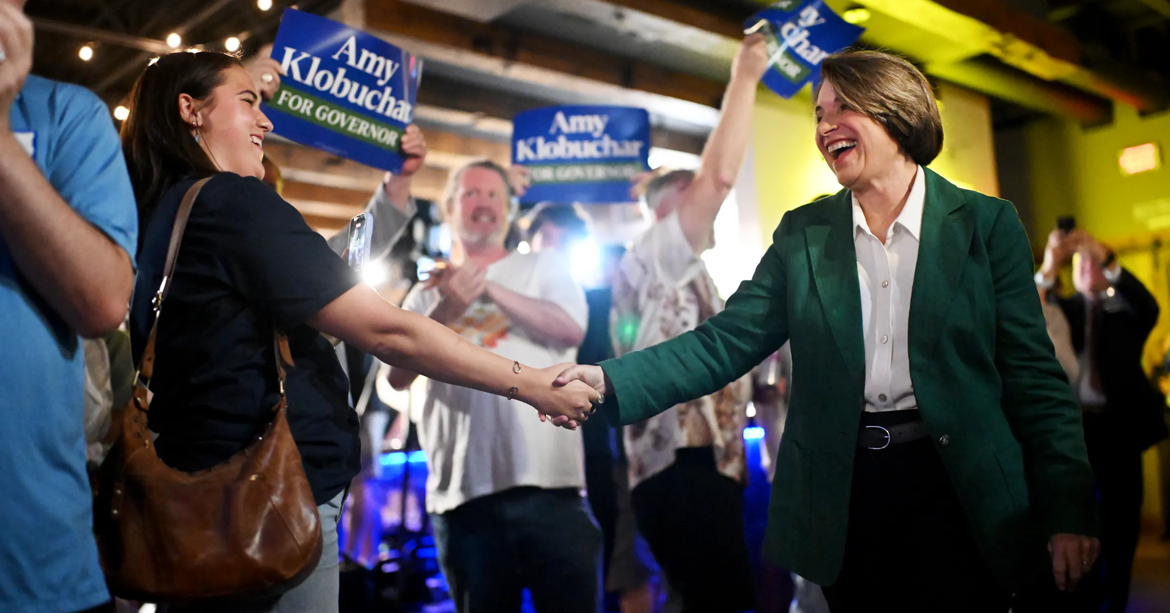 Klobuchar wins primary, becomes first woman to lead major ticket for ...