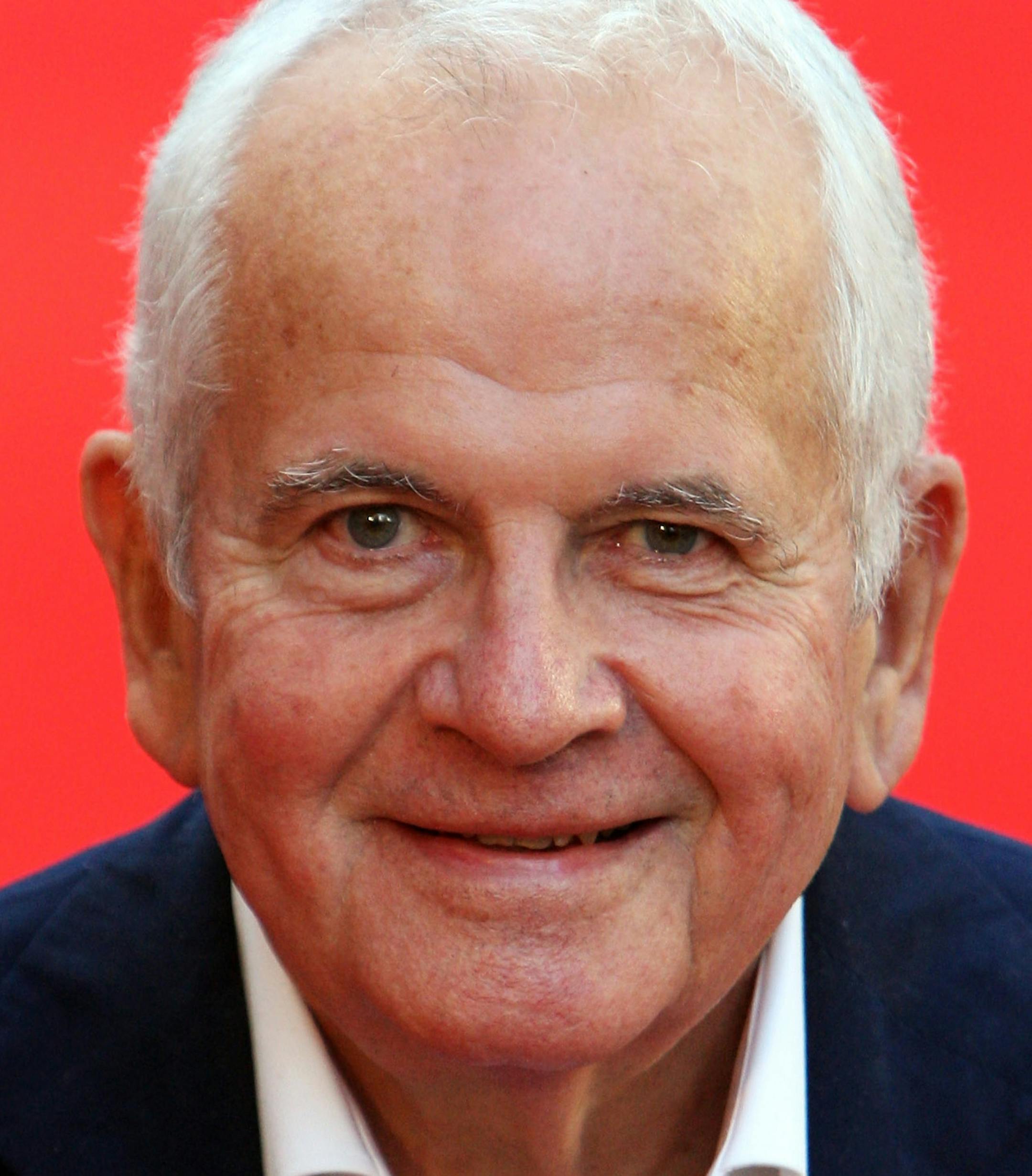 Actor Sir Ian Holm arrives at the World Premiere for "The Duchess" at Odeon Leicester Square on Sept. 3, 2008 in London, England. Holm died in London Friday at age 88. (Chris Jackson/Getty Images/TNS) ORG XMIT: 1694533