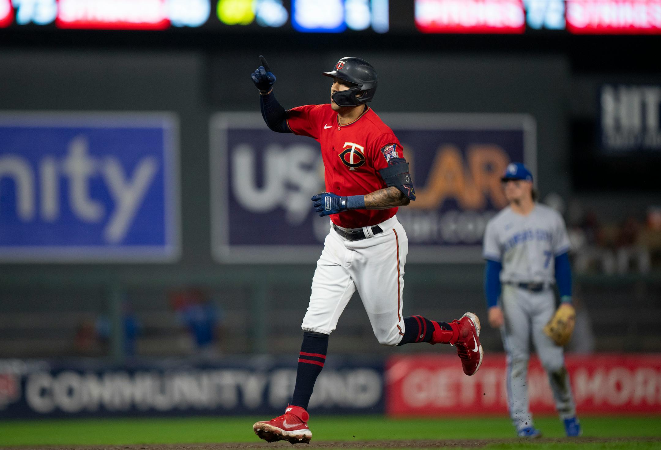 Minnesota Twins shortstop Carlos Correa (4) celebrated as he rounded the bases after hitting a two run homer.