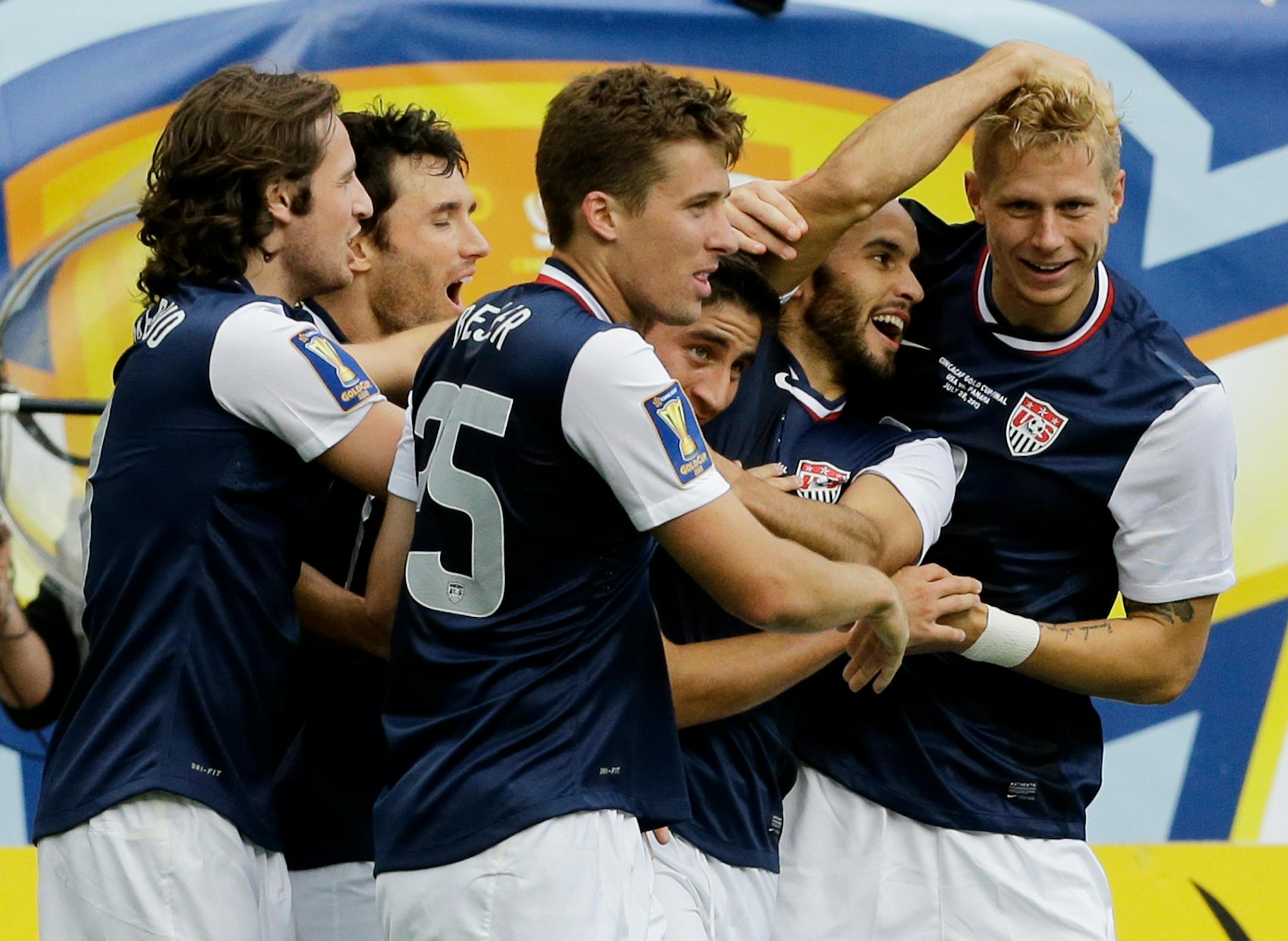 The United States' Brek Shea, right, celebrated with teammates after scoring the only goal in a 1-0 victory over Panama in the CONCACAF Gold Cup final on Sunday in Chicago.