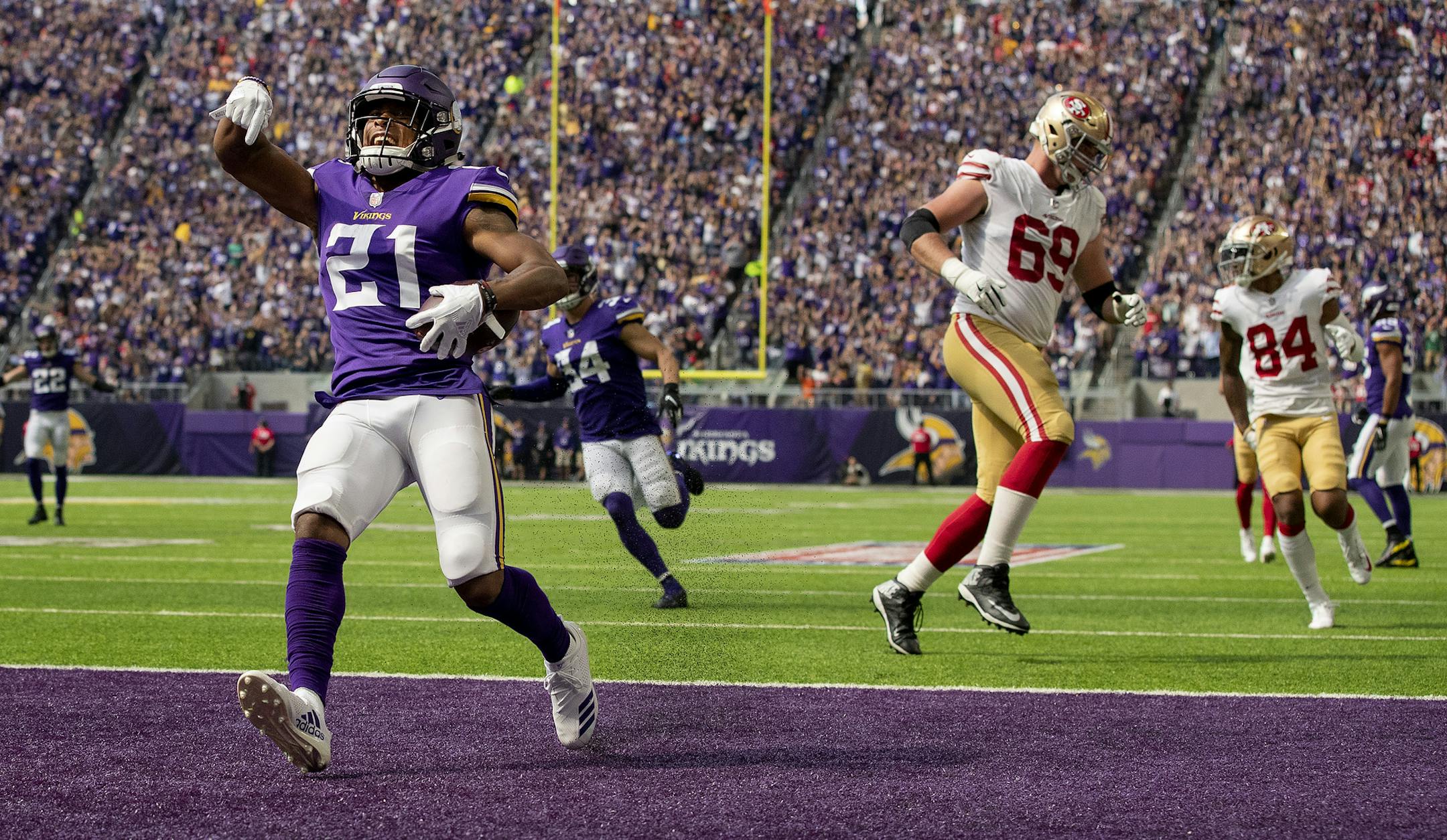 Vikings Mike Hughes (21) returned an interception 28-yards for a touchdown in the third quarter. ] CARLOS GONZALEZ ï cgonzalez@startribune.com ñ September 9, 2018, Minneapolis, MN, US Bank Stadium, NFL, Minnesota Vikings vs San Francisco 49ers