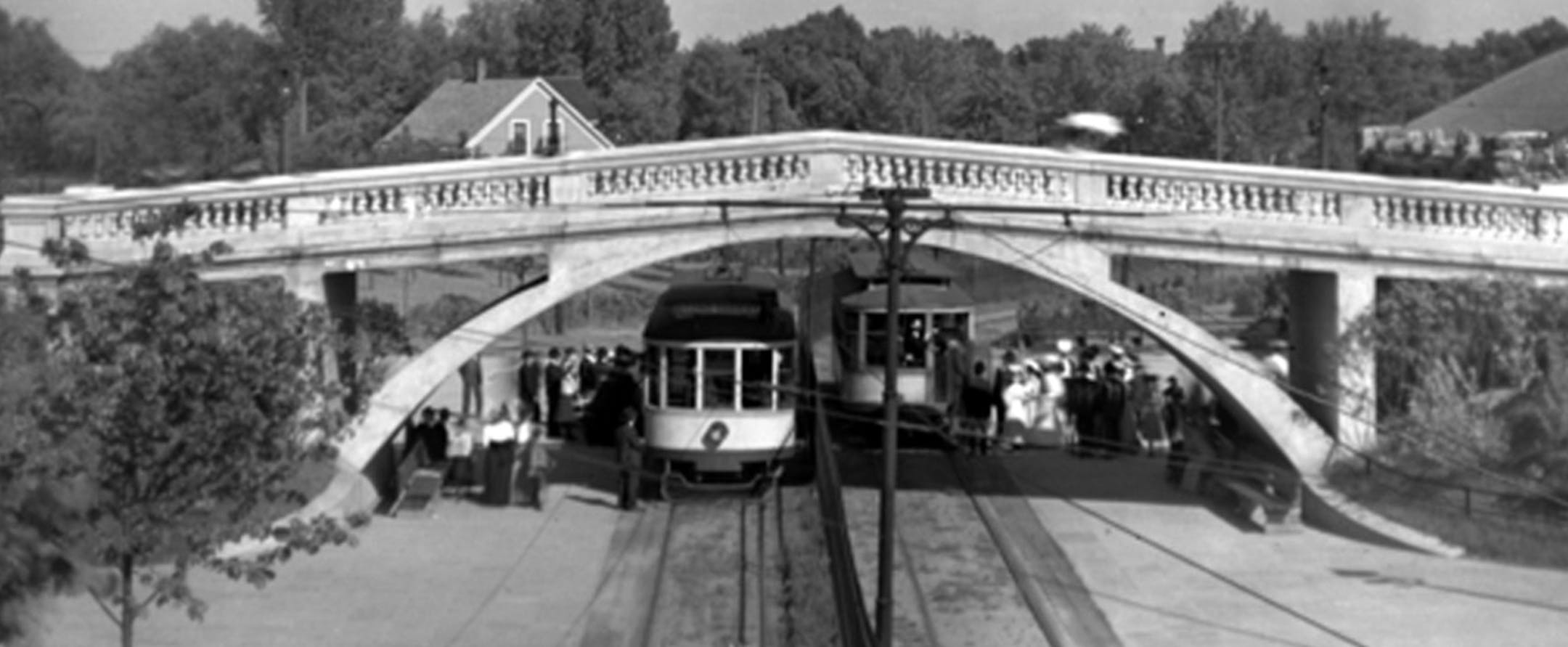 Scan from riginalnegative on Epson Expression 10000XL. historic pix of the bridge at Como Park from the MHS... including a B&W shot from 19061906 photo of the 'pedestrian bridge' at Como Park - Credit Minnesota Historical society ORG XMIT: Documentation