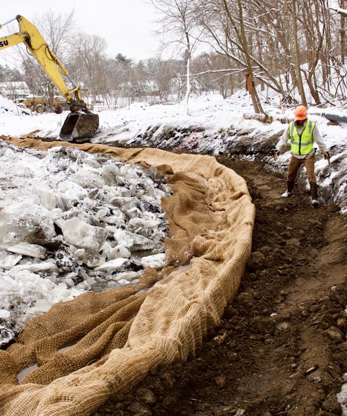 Workers installed &#x201c;soil burritos&#x2019;&#x2019; along Minnehaha Creek in St. Louis Park, part of a project to restore the creek&#x2019;s natural curves as a way of improving water quality and renewing wetlands that store and purify storm water.