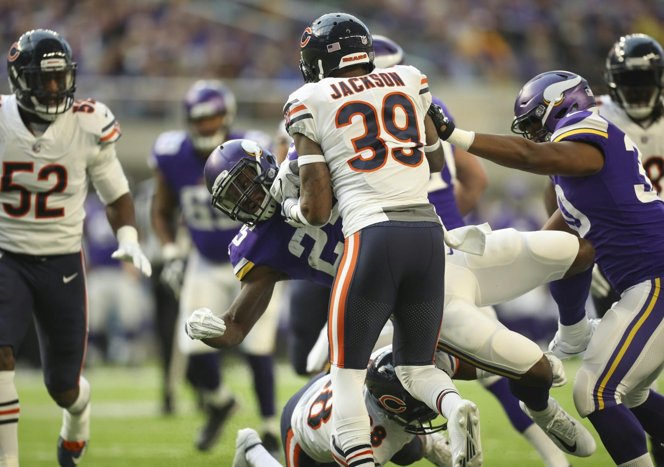 Minnesota Vikings running back Latavius Murray (25) scampered for an eight yard first quarter gain. Minnesota scored their first touchdown two plays later.