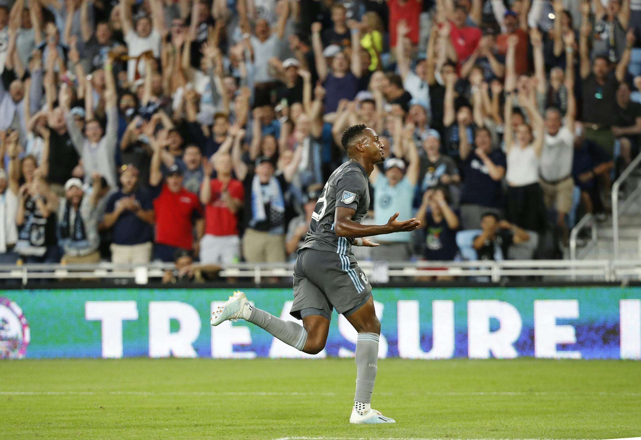 Minnesota United forward Mason Toye (23) celebrated a goal during the second half.
