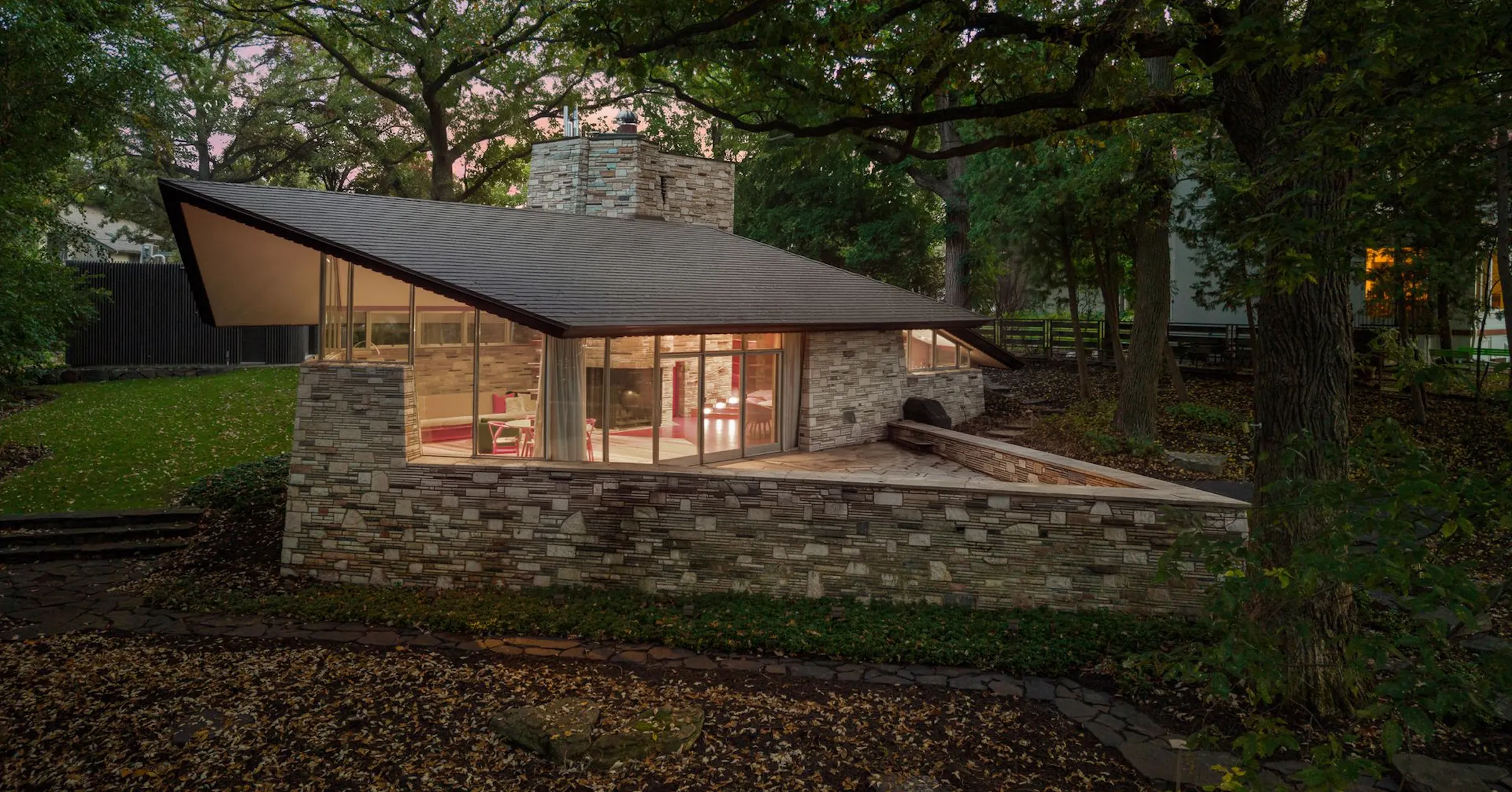 Makellos erhaltenes Frank-Lloyd-Wright-Haus in Minneapolis für 2 ...