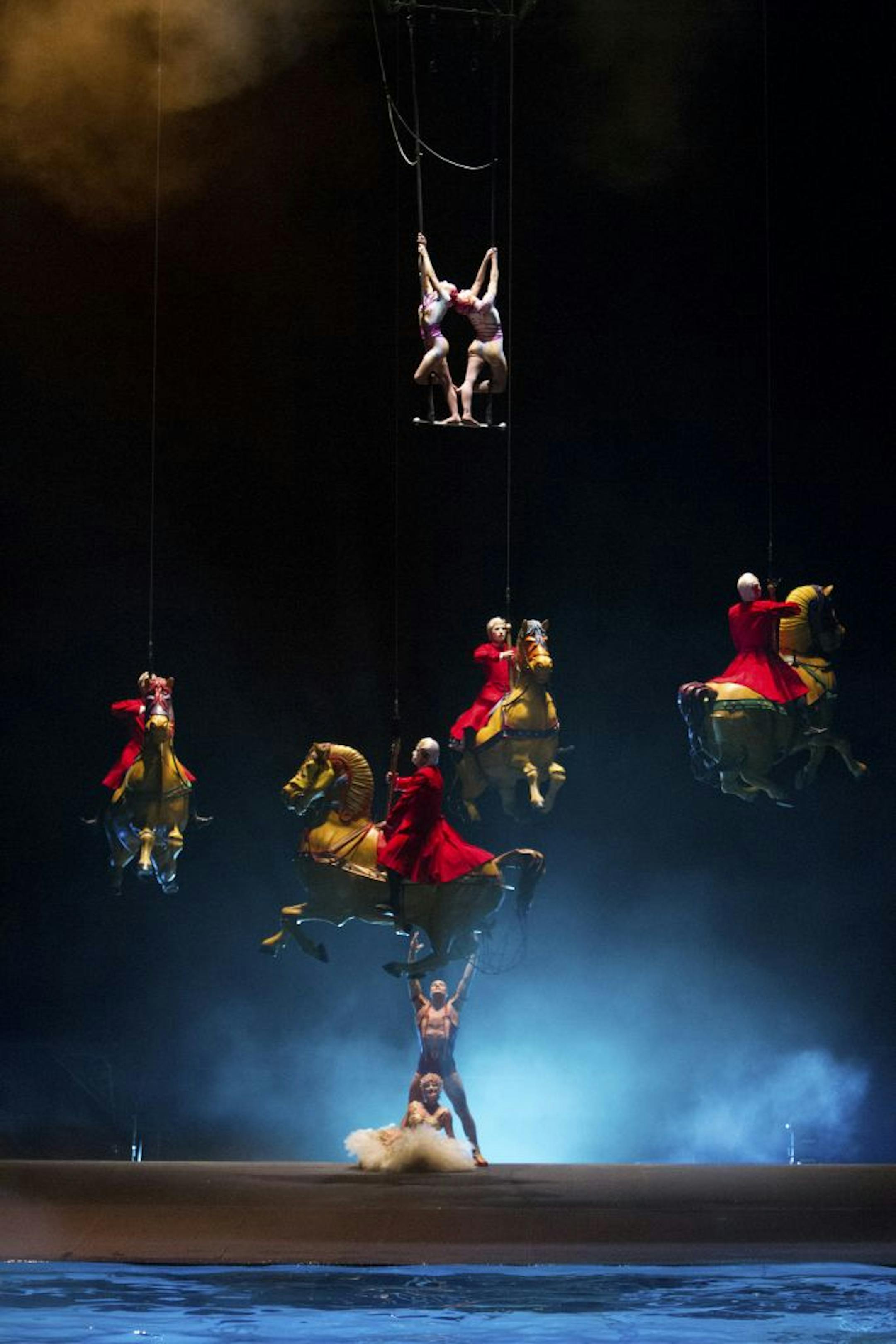 "Cirque du Soleil: Worlds Away" soars, and sinks.