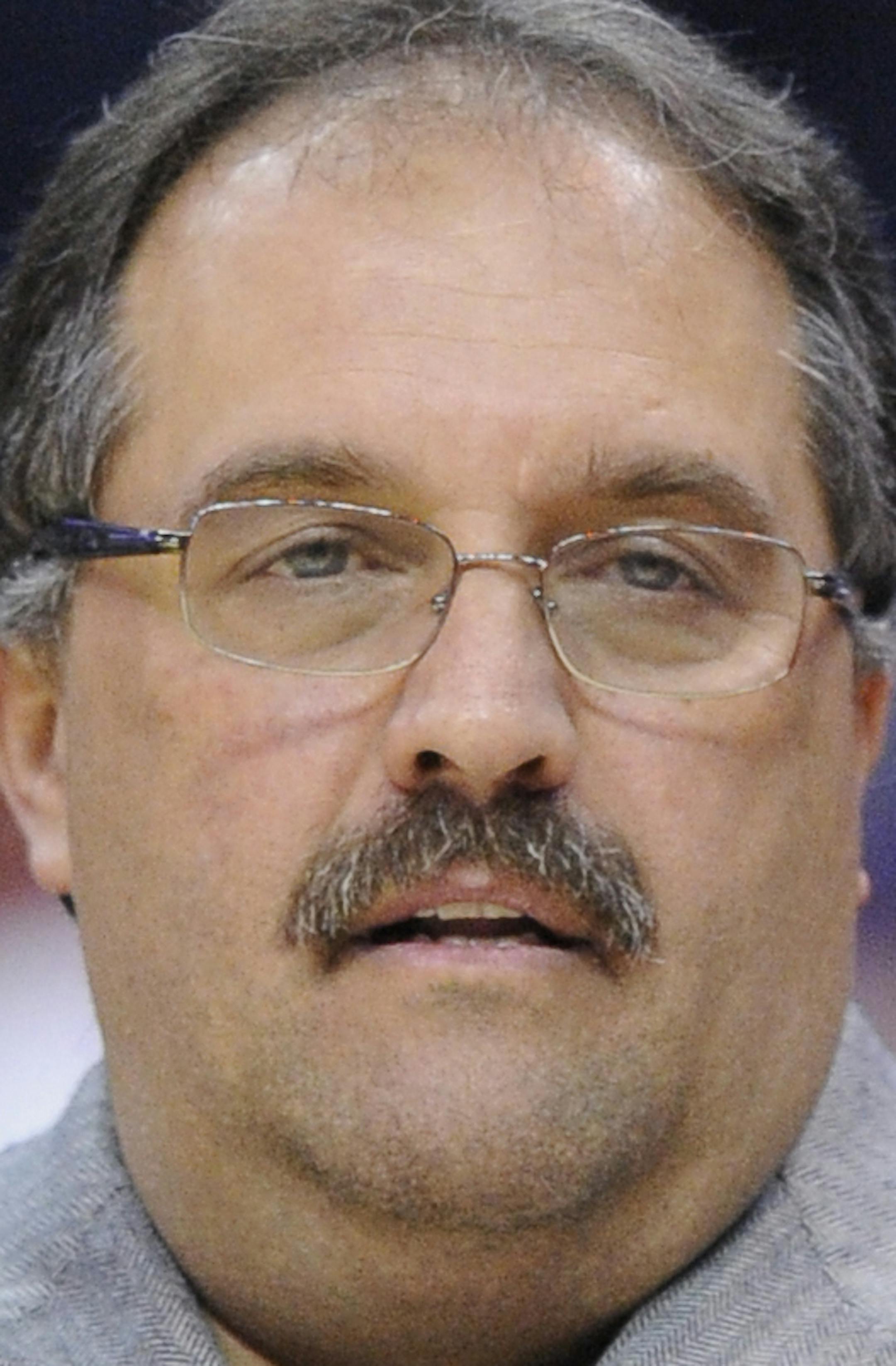 Orlando Magic head coach Stan Van Gundy looks on during the first half of an NBA basketball game against the Washington Wizards, Tuesday, April 10, 2012, in Washington. (AP Photo/Nick Wass) ORG XMIT: NYOTK