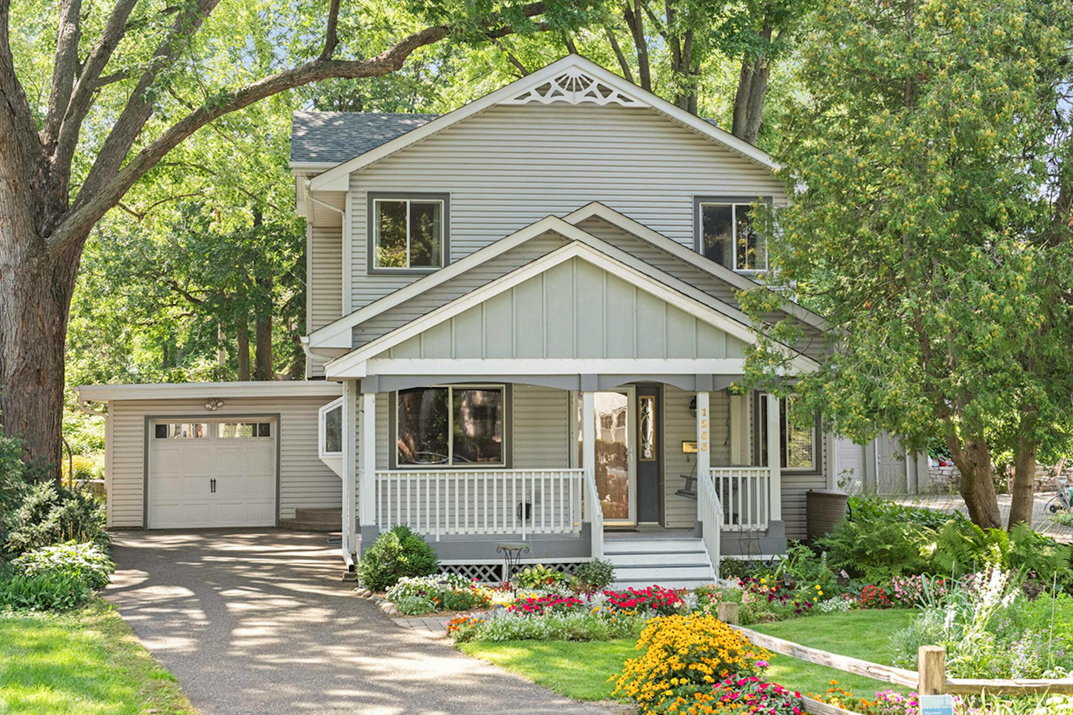 Lanee Benson, Homecoming Photography