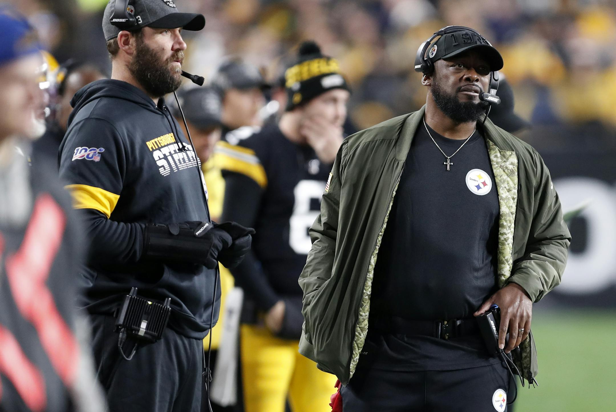 Pittsburgh Steelers head coach Mike Tomlin, right, and quarteback Ben Roethlisberger stand on the sideline during the first half of an NFL football game in Pittsburgh, Sunday, Nov. 10, 2019. (AP Photo/Keith Srakocic)