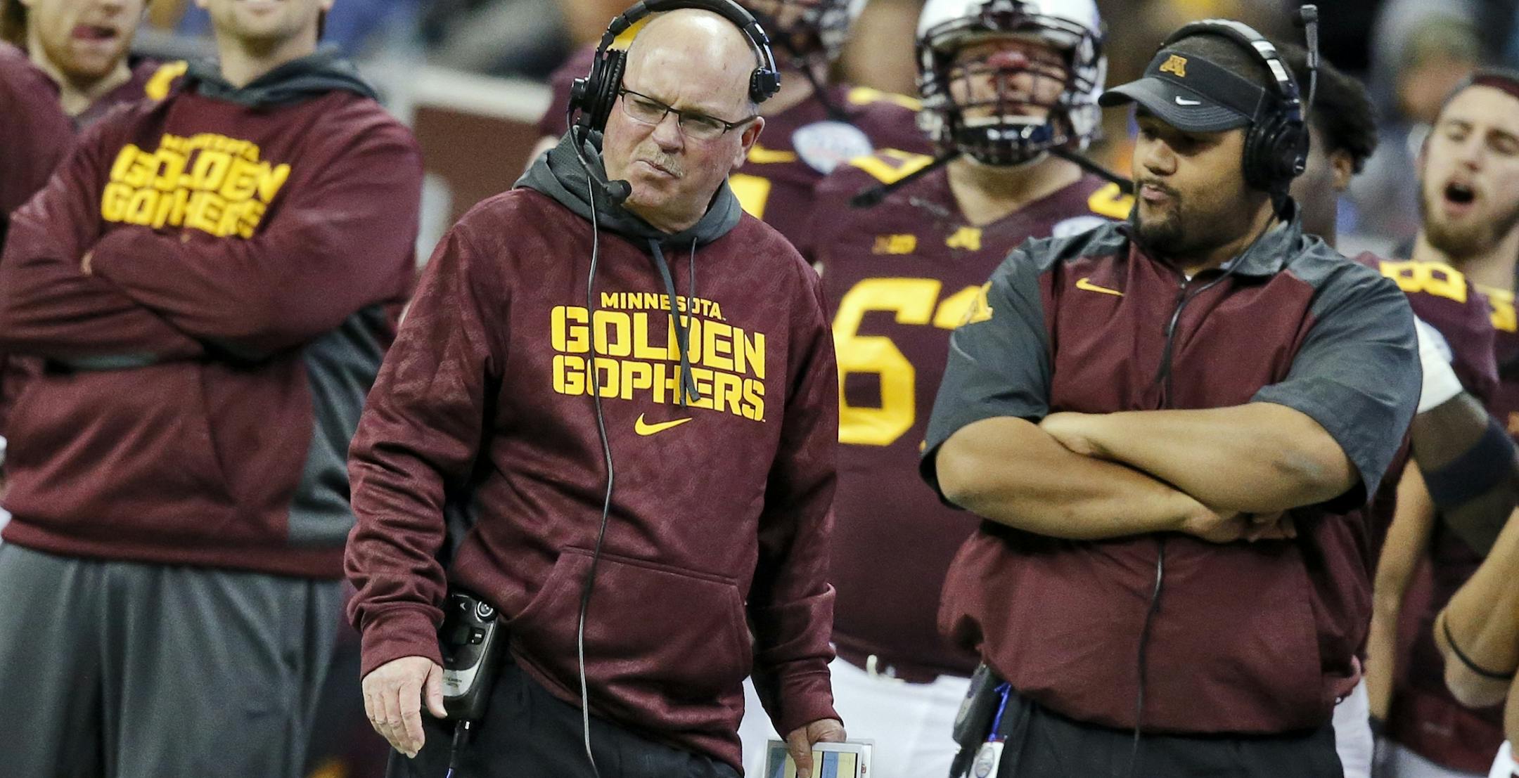Minnesota Gophers vs. Syracuse Orange in Texas Bowl. Syracuse won 21-17. Minnesota head coach Jerry Kill looked a bit disgruntled as he paced the sideline late in the game.