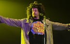 Counting Crows' Adam Duritz halts Treasure Island show to lecture fans