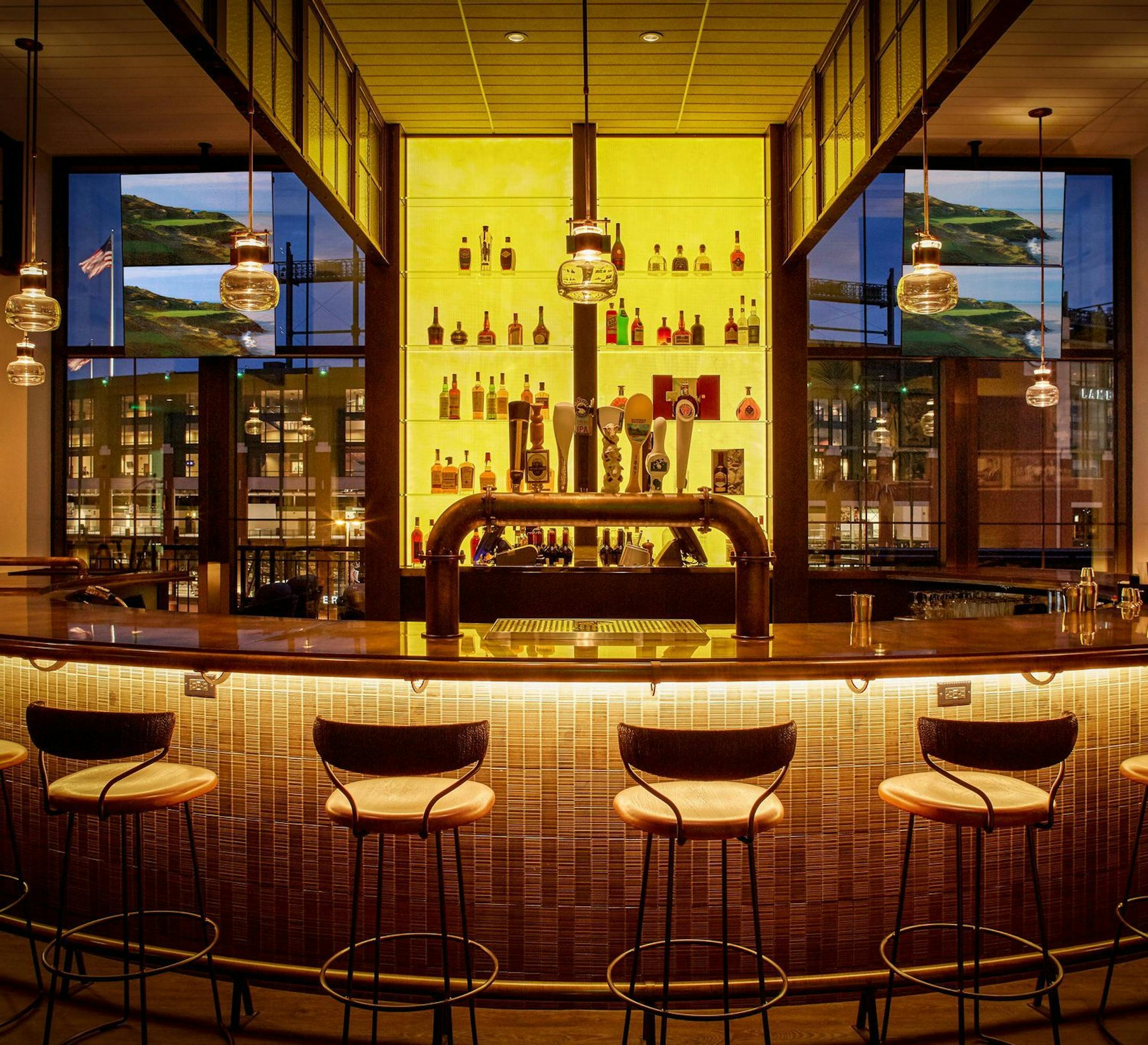 In an undated handout image, a bar at the Lodge Kohler in Green Bay, Wis. A number of new hotels are catering to sports fans looking to stay close to their favorite teams, even outside of game time; the Kohler is adjacent to Lambeau Field and is part of a development with a medical sports clinic, a microbrewery restaurant, a sledding hill and an ice rink. (Handout via The New York Times) -- NO SALES; FOR EDITORIAL USE ONLY WITH STORY SLUGGED HOTEL-SPORTS-FANS BY BY GLUSAC FOR SEPT. 24, 2017. ALL