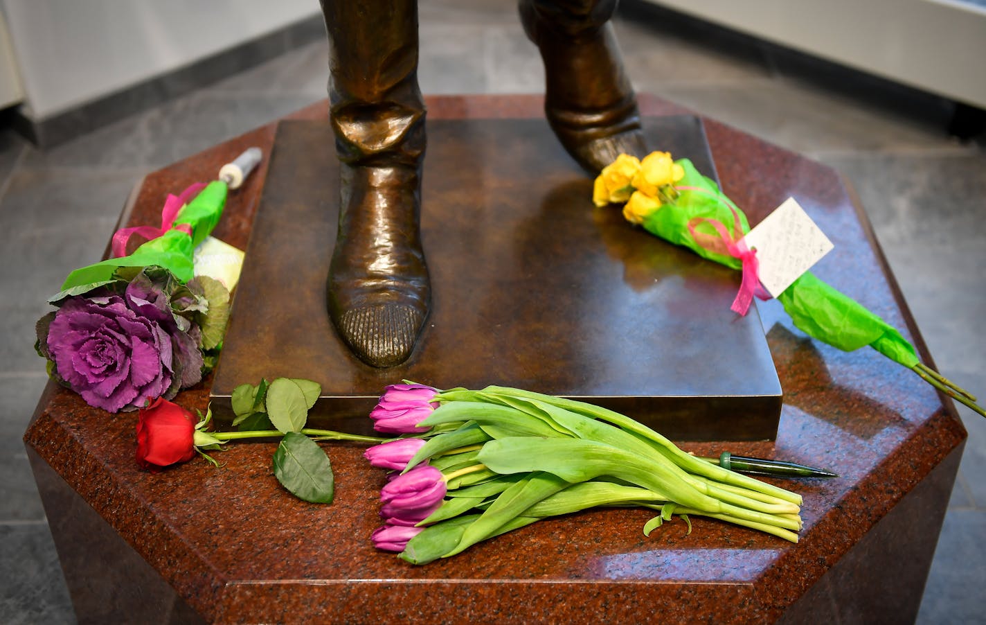 Flowers were set at the base of Mary Tyler Moore&#x2019;s statue on Wednesday in the Meet Minneapolis visitor center.