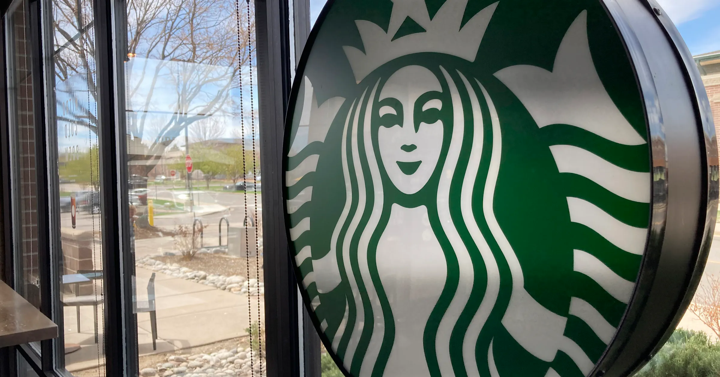 Starbucks closes several Twin Cities locations