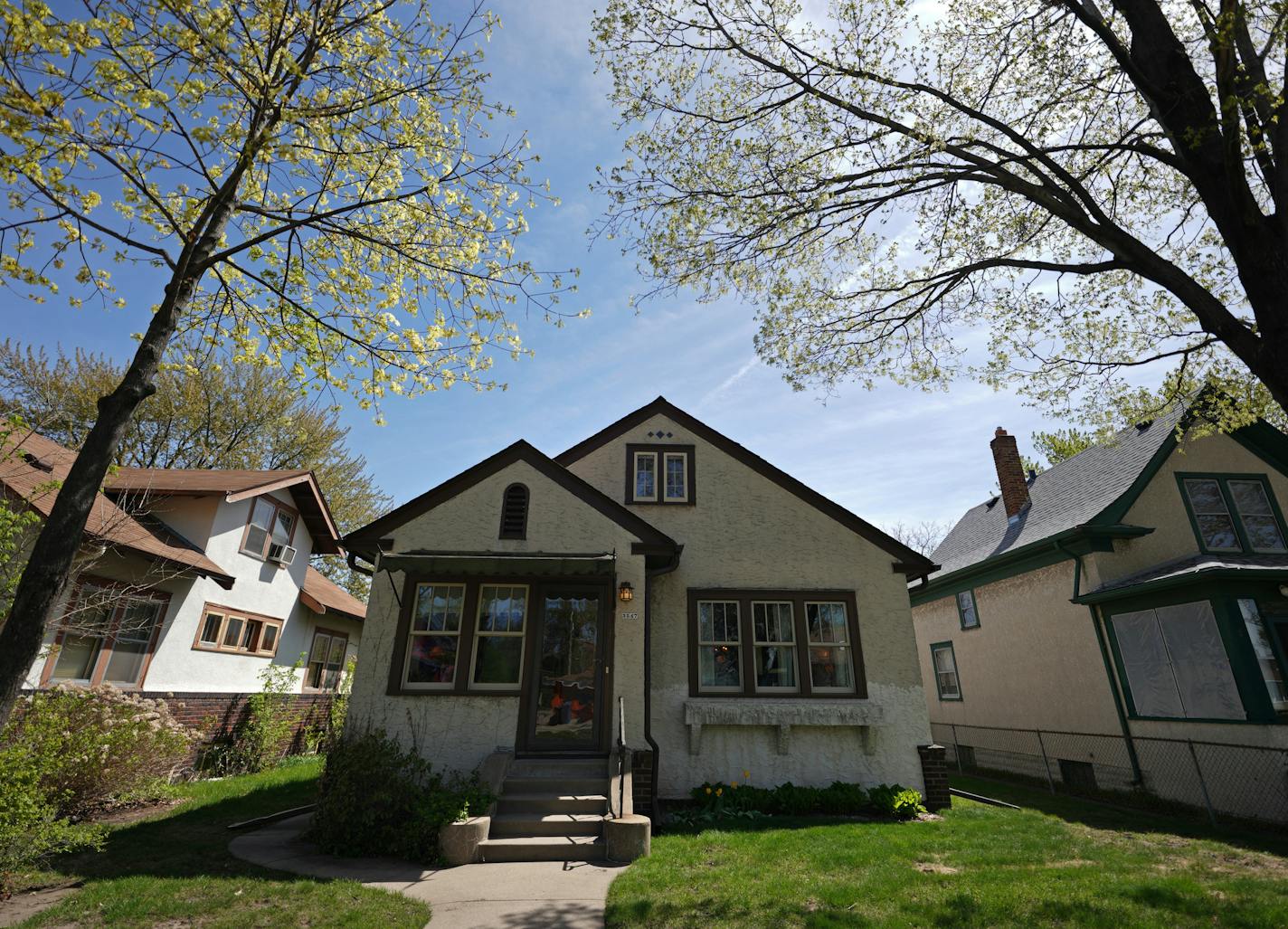 Tim Counts, president of the Twin Cities Bungalow Club at home in his bungalow..
brian.peterson@startribune.com
Minneapolis , MN Tuesday, May 7, 2019