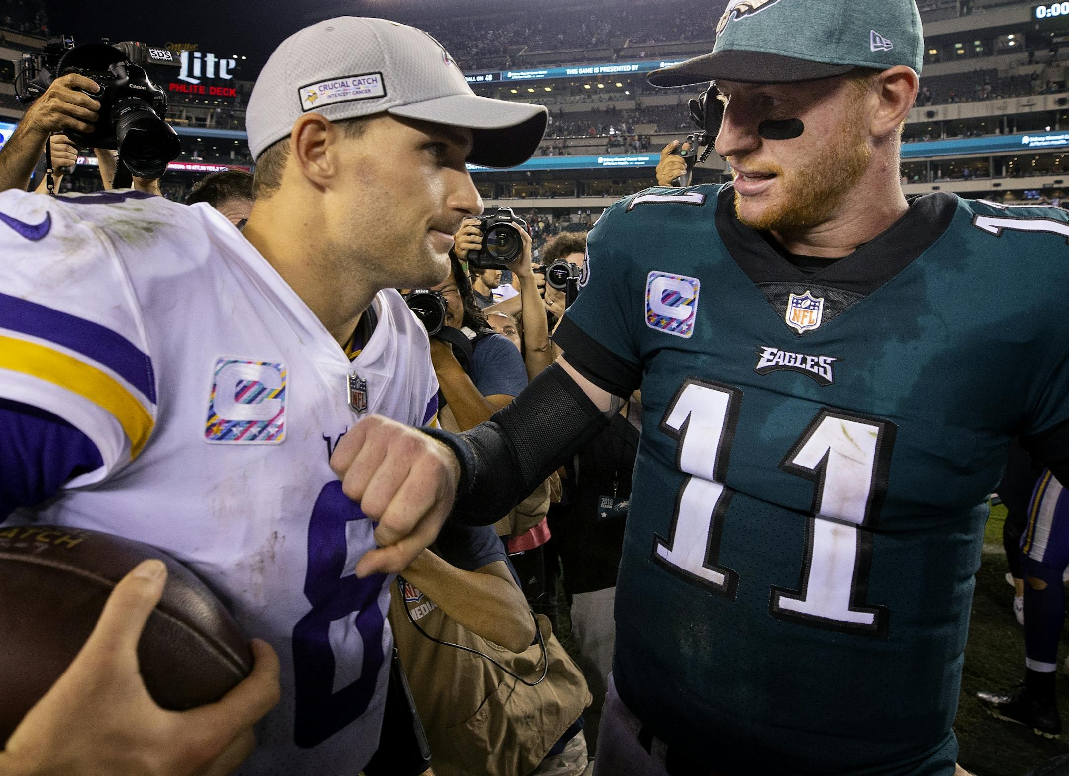 Minnesota Vikings quarterback Kirk Cousins met Carson Wentz at the end of the game. Minnesota beat Philadelphia by a final score of 23-21.