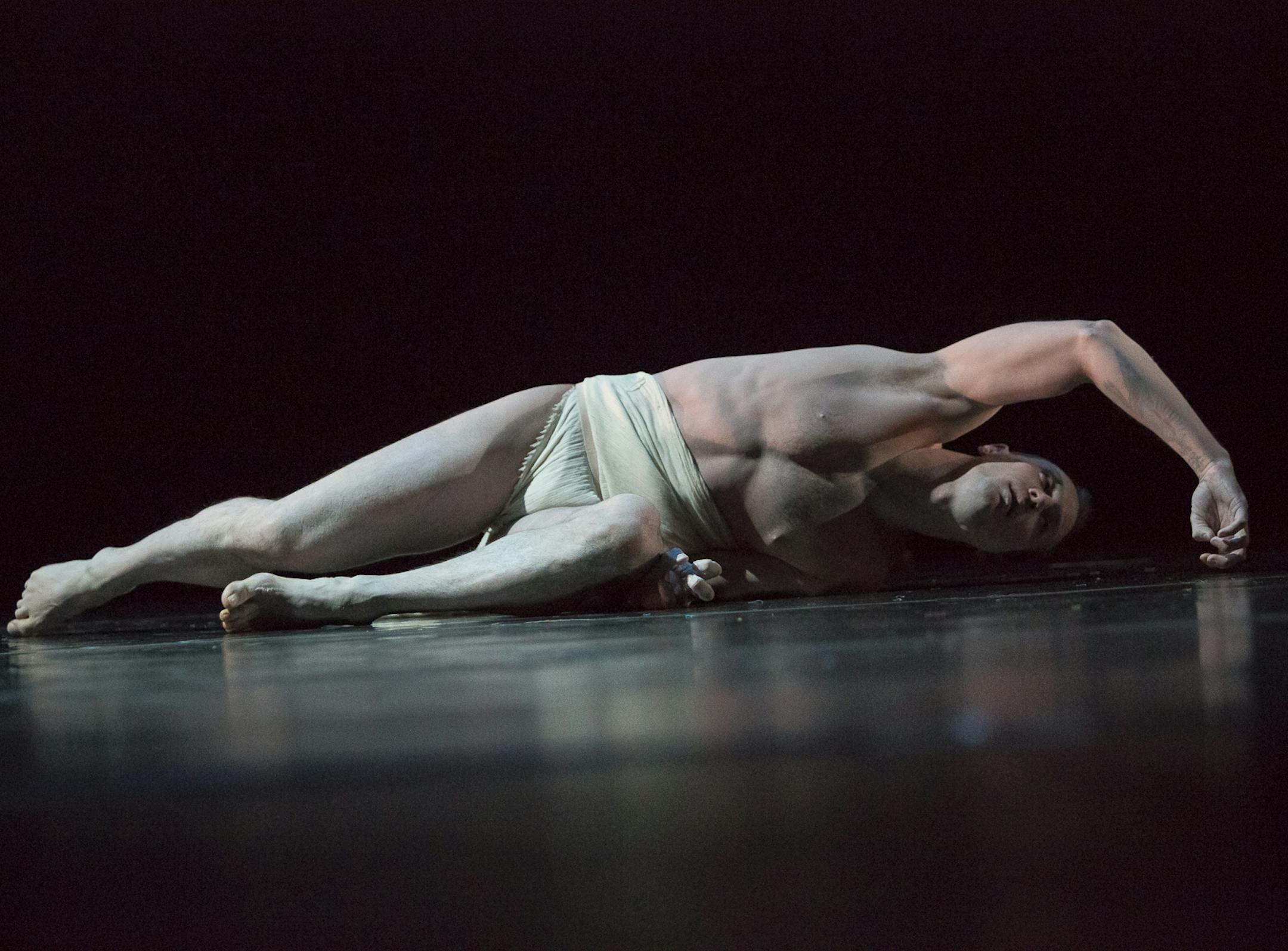 The Mac Dance(Wynn Fricke's "Into White") credit Photographer David Turner