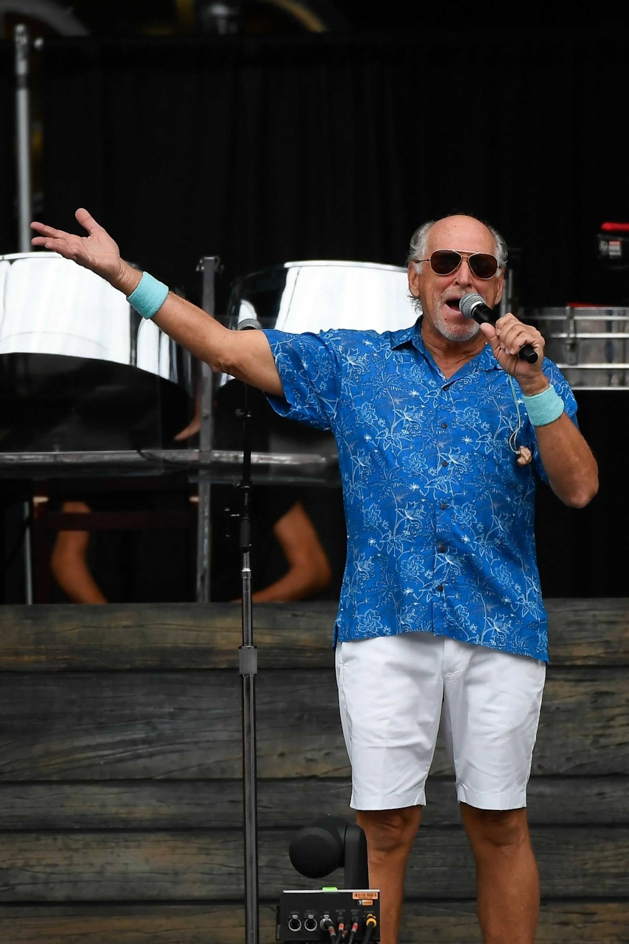 Jimmy Buffet came out on stage to introduce Caroline Jones Saturday before her opening set.