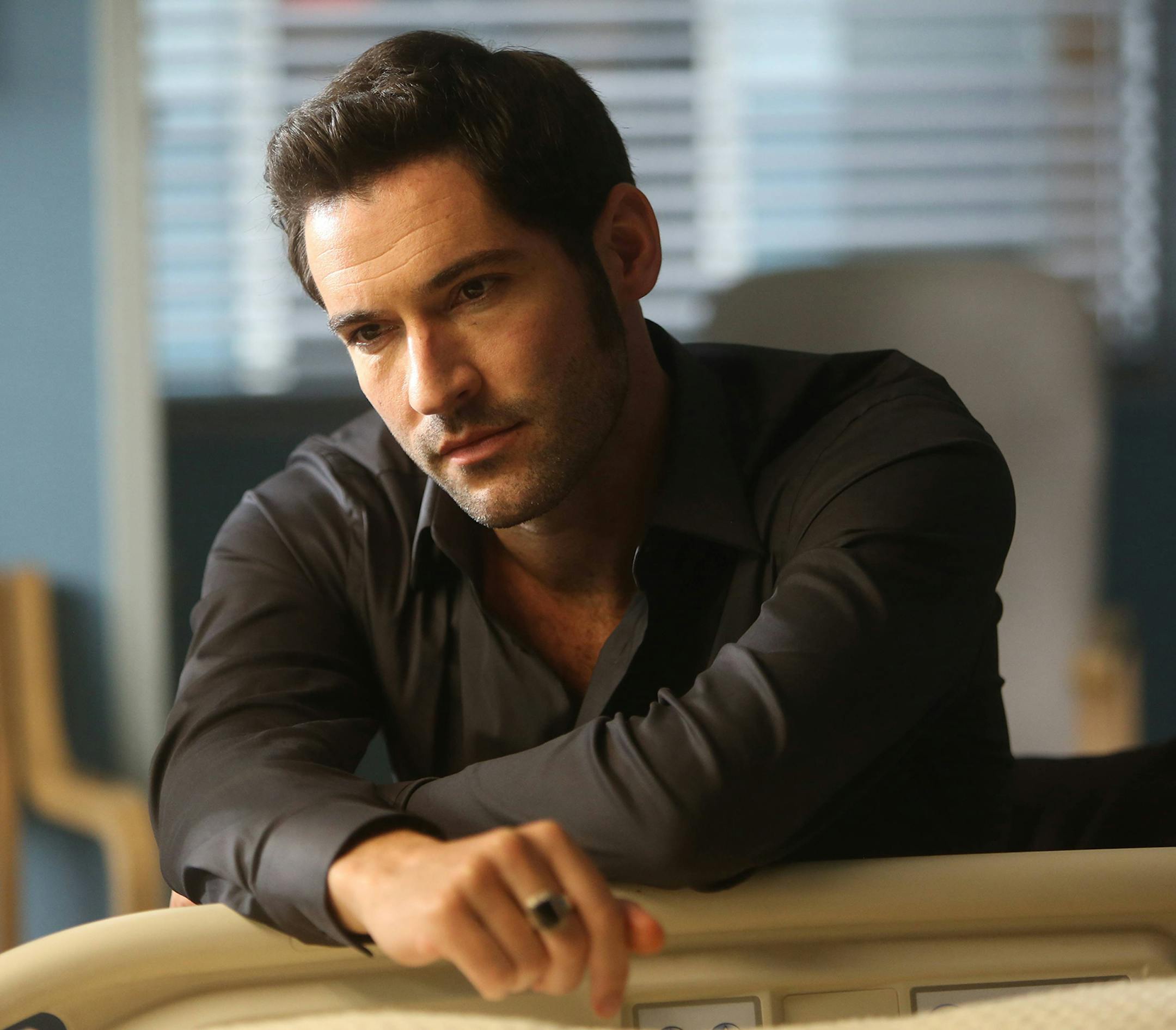 LUCIFER: L-R: Tom Ellis in the ìPilotî series premiere episode of LUCIFER airing Monday, Jan. 25 (9:00-10:00 PM ET/PT) on FOX. ©2015 Fox Broadcasting Co. CR: FOX