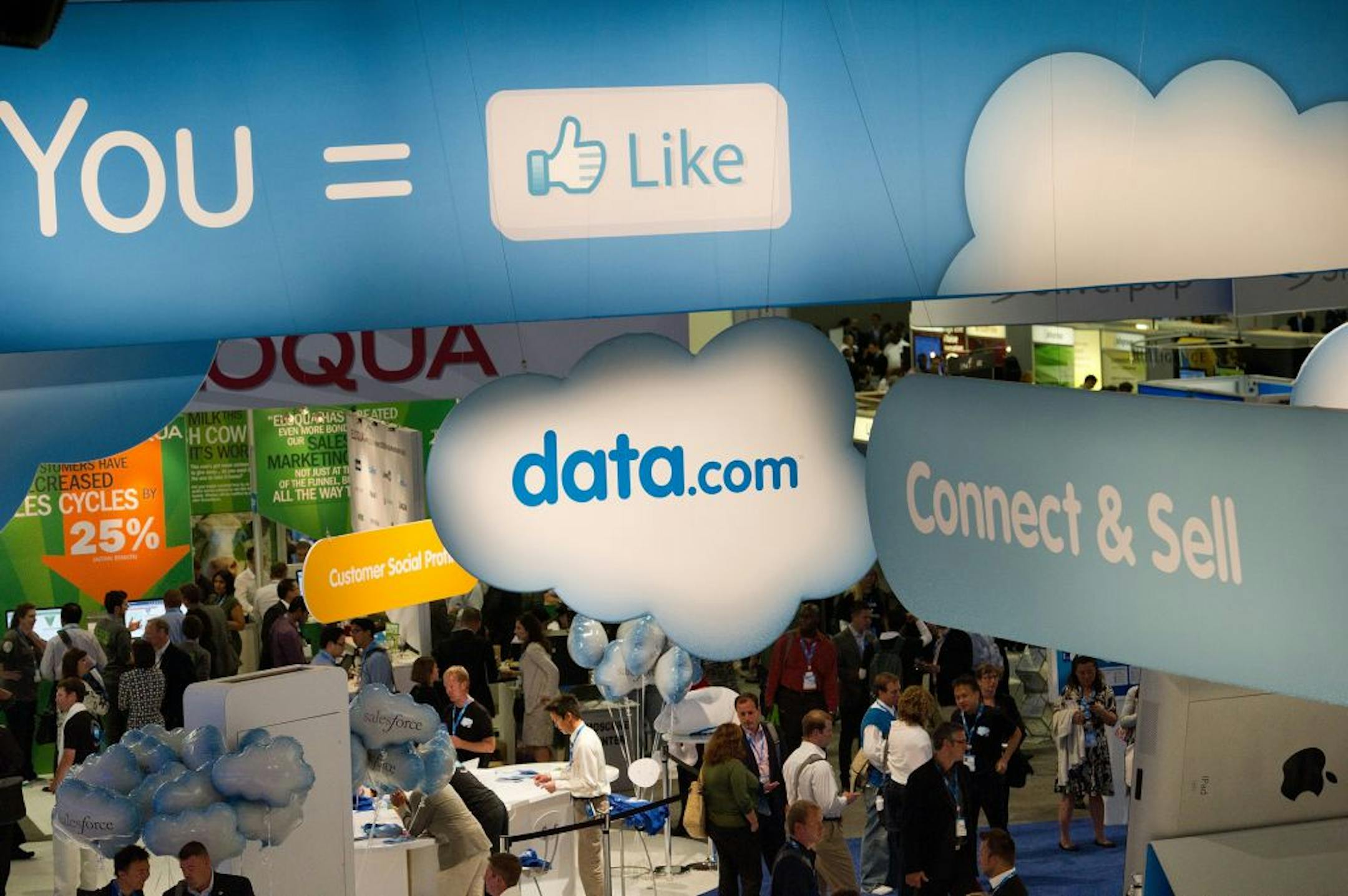 Attendees are seen in the Cloud Expo room during the DreamForce 2011 conference in San Francisco, California, U.S., on Wednesday, Aug. 31, 2011. The DreamForce conference, in its ninth year, brings together leaders in cloud computing for breakout sessions, training and networking. Photographer: David Paul Morris/Bloomberg