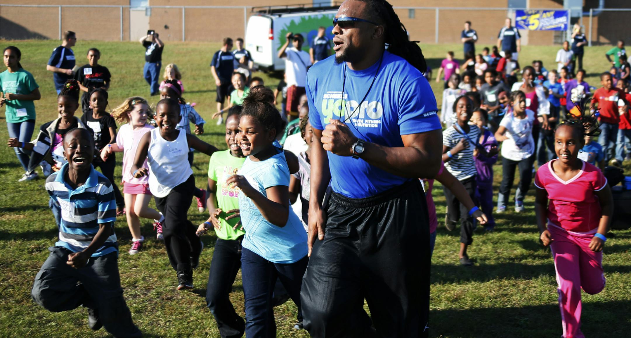 EJ Henderson and his team from Youth Pro Fitness and Nutrition (YoPro) are coming to Brooklyn Park to teach the city kids nutritional tips. The Brooklyn Park Police Departments Police Athletic League, the former MN Vikings linebacker and the YoPro trainers are teaming up to give kids between the ages of 7 and 13 the chance to experience and learn more about speed and agility, coordination, flexibility and living a healthy lifestyle through nutritional tips. Teaming up with the Brooklyn Park Poli