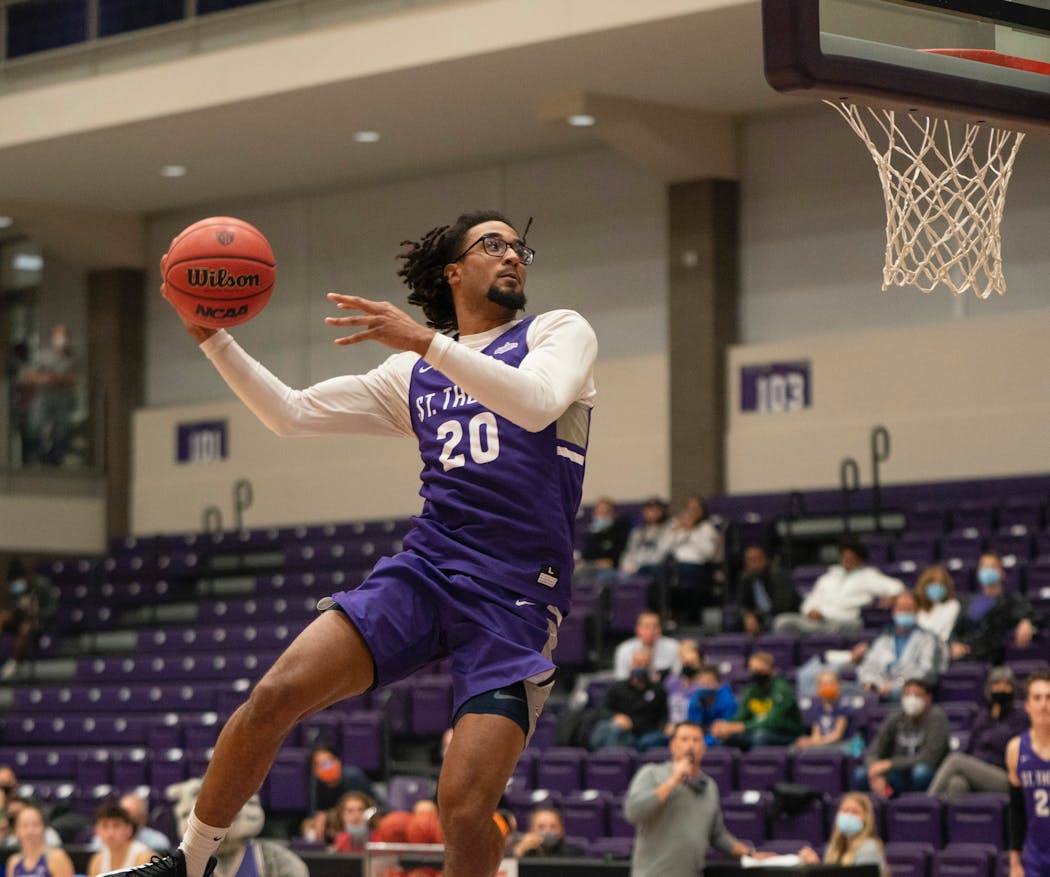 Courtney Brown Jr. was dunking during the preseason ‘Hoops Hysteria’ event but is redshirting for the Tommies this season.