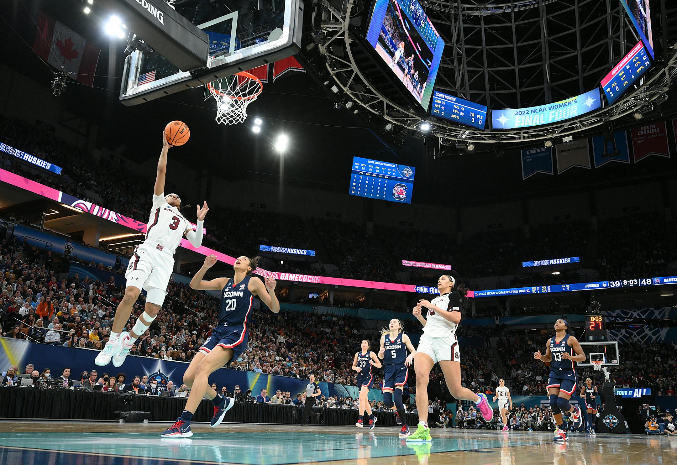 South Carolina guard Destanni Henderson (3) goes for a layup.