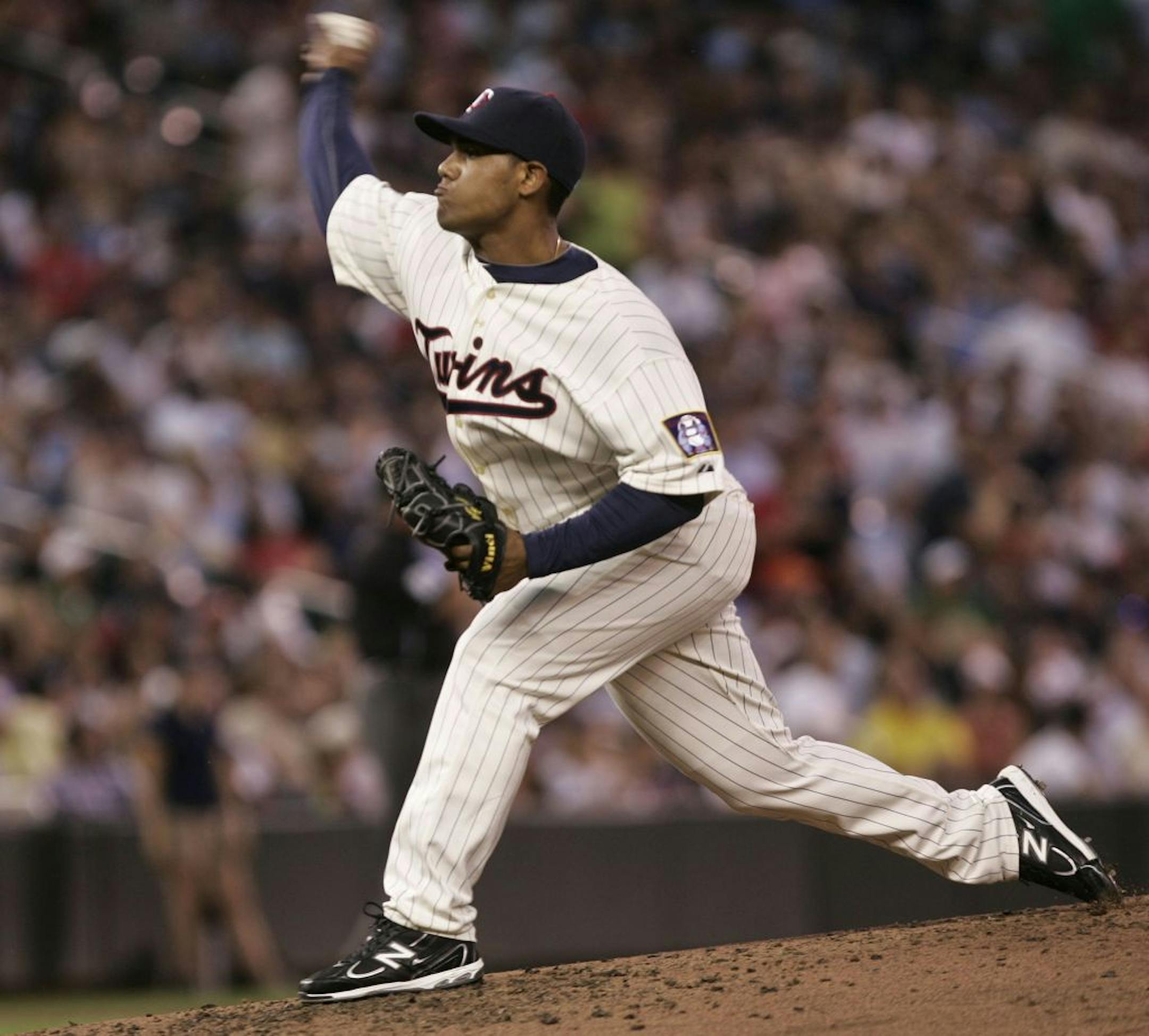 Pitcher Lester Oliveros, recently acquired from the Detroit Tigers, made his Twins debut in the third inning Tuesday night at Target Field, replacing starter Brian Duensing.