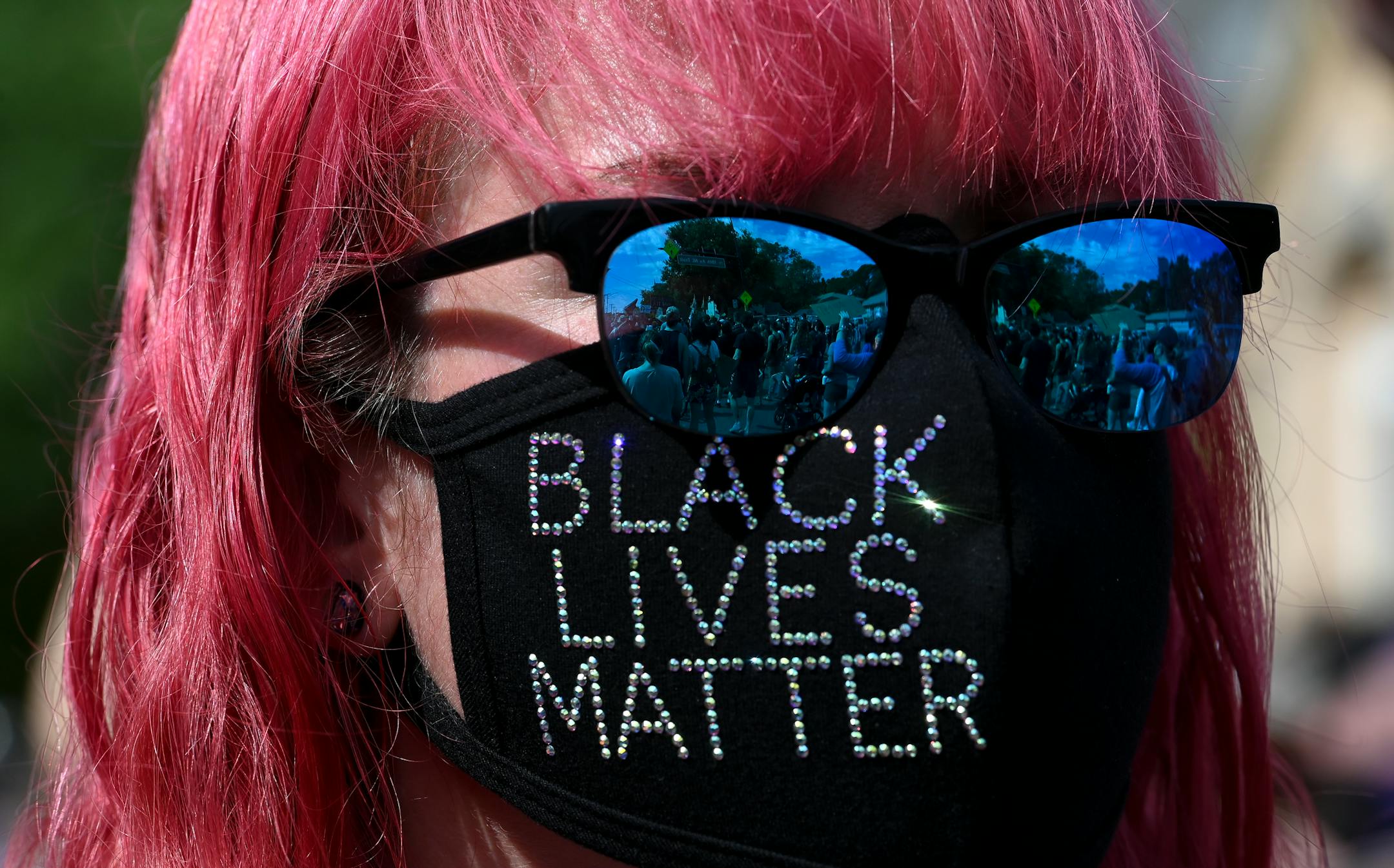 Amanda Wolfson, of St. Paul, took part in Friday's protest. ]
aaron.lavinsky@startribune.com Protesters took part in a "Bob KKKroll Must Go!" rally against the Minneapolis Police Union and its president outside the union headquarters on Friday, June 12, 2020 in Minneapolis, Minn.