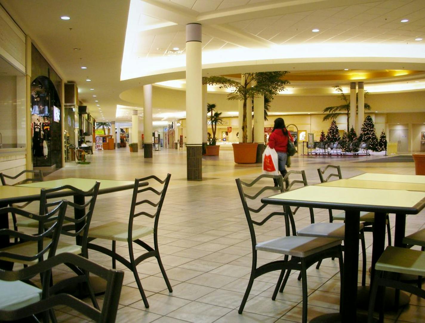 Brookdale Shopping Center was uncrowded on a Thursday afternoon, two weeks before Christmas. Macy�s said Thursday, Jan 8, that it will close its Brookdale store in Brooklyn Center. The closing will be another big blow to the struggling center.