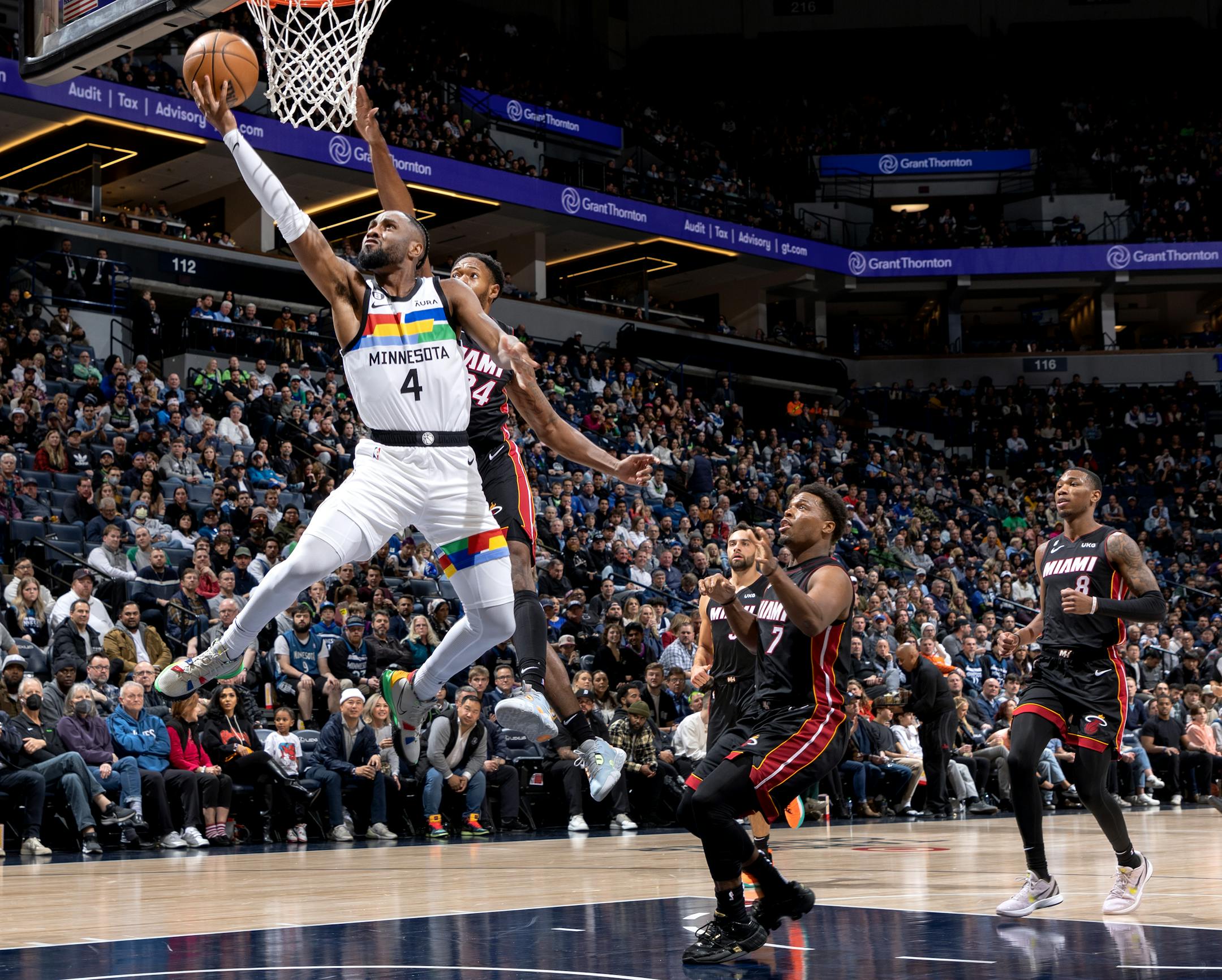 Jaylen Nowell (4) of the Minnesota Timberwolves of the Minnesota Timberwolves attempts a shot in the first quarter Monday, November 21, 2022, at Target Center in Minneapolis, Minn. ] CARLOS GONZALEZ • carlos.gonzalez@startribune.com.