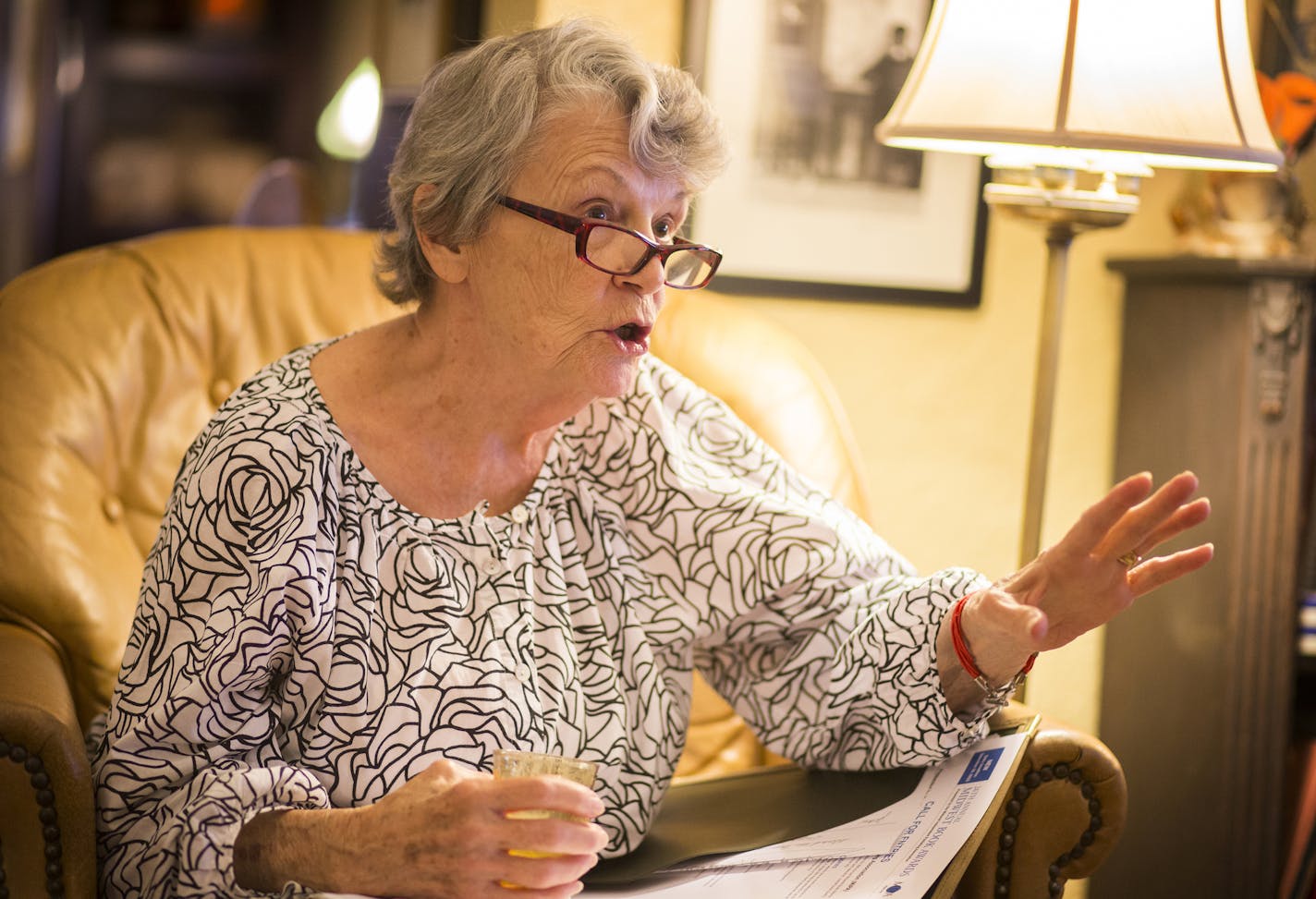 Writer Faith Sullivan leads a writers group inside her Minneapolis home on Wednesday, September 9, 2015. ] LEILA NAVIDI leila.navidi@startribune.com /