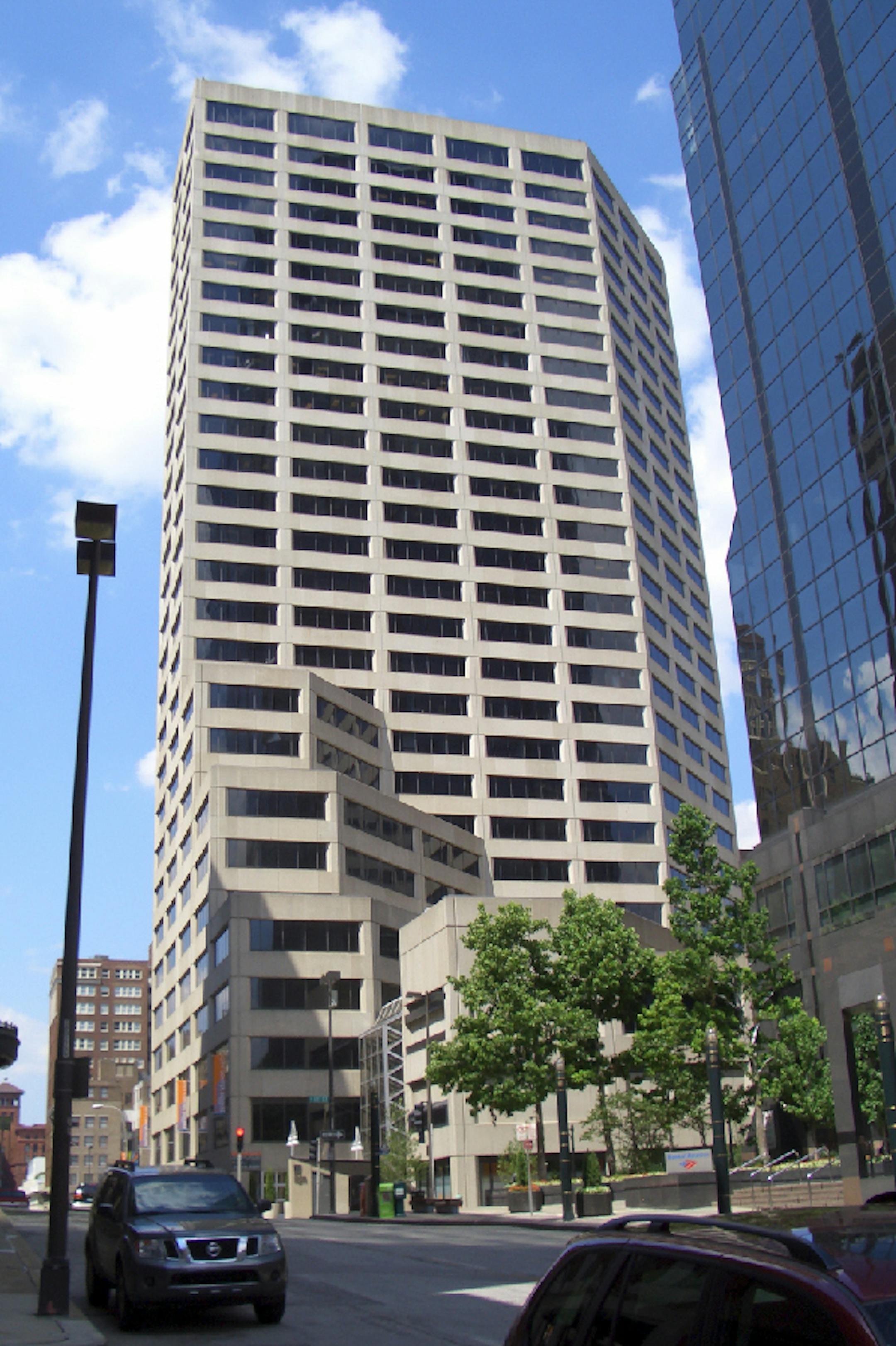 City Center Square in Kansas City, Mo., was designed by the same architecture firm (Skidmore, Owings & Merrill) that designed U.S. Bank Plaza.