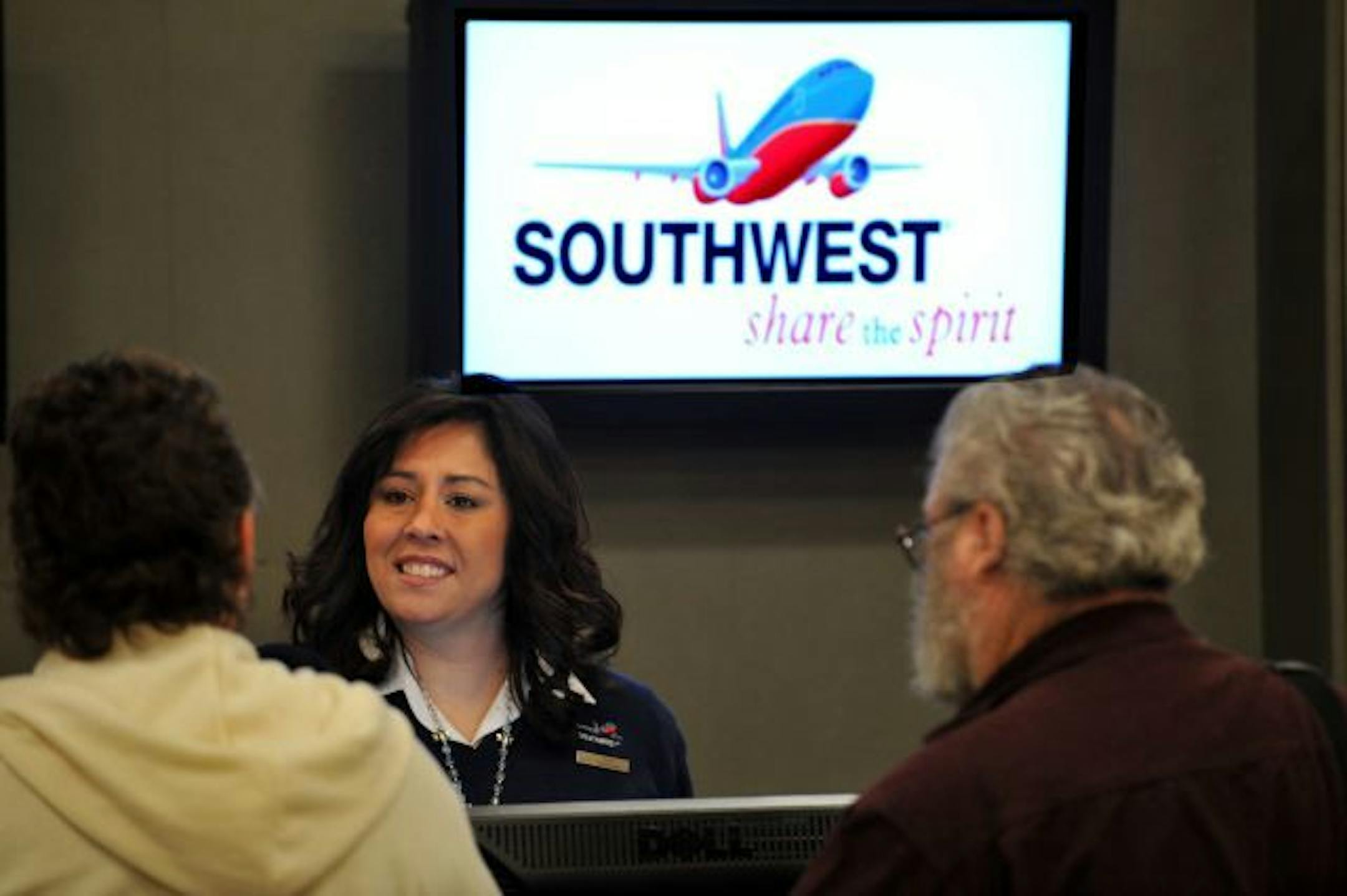 In its first flight from the Twin Cities, Southwest Airlines flight 780 left the Humphrey Terminal of Minneapolis St. Paul International Airport Sunday morning bound for Chicago's Midway Airport.