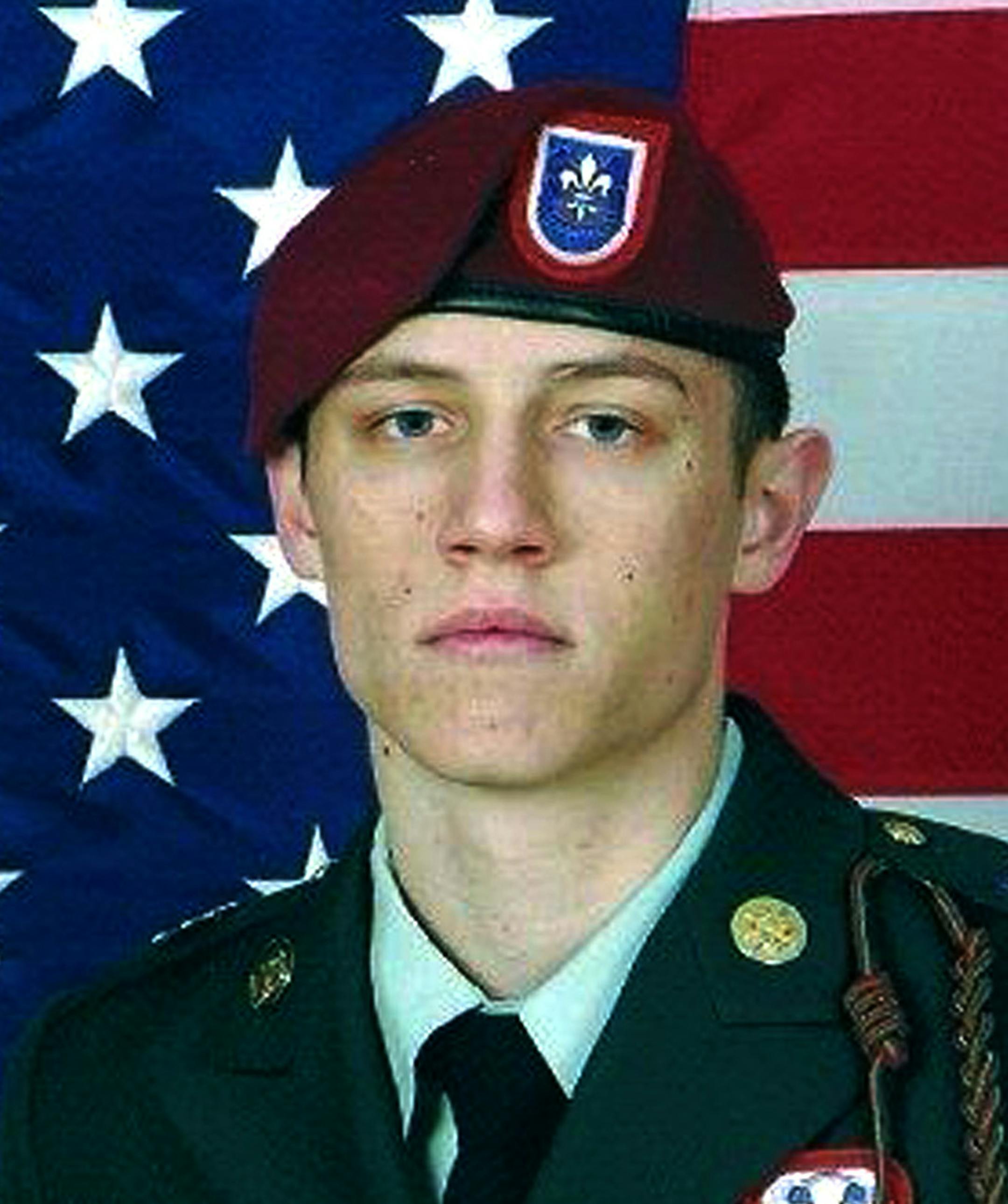 Army veterans Ben Lewis (pictured in uniform) and Jake Edgren served in Afghanistan together and the friends are now working in the Bakken oil fields together. The pair first found work dismantling and moving drilling rigs, then moved on to refueling trucks, drills, pumps and other equipment used for the hydraulic fracturing process. ] (JIM GEHRZ/STAR TRIBUNE) / November 6, 2013, Williston, ND ‚Äì BACKGROUND INFORMATION- PHOTOS FOR USE IN THIRD PART OF NORTH DAKOTA OIL BOOM PROJ