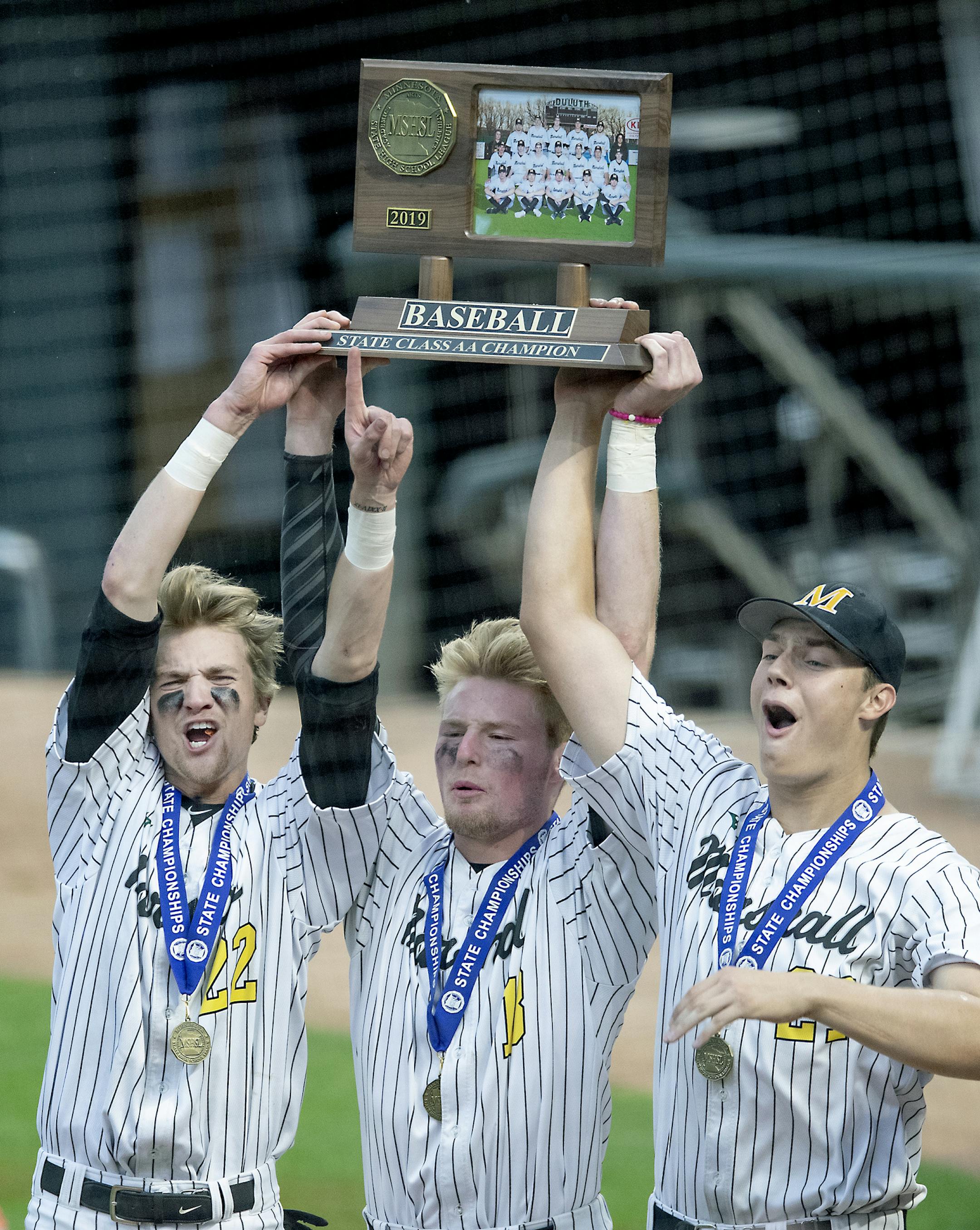 Marshall Duluth celebrated their 4-2 win over Minnehaha Academy in the Class 2A MN High School Boys Baseball championship game at Target Field, Thursday, June 20, 2019 in Minneapolis, MN. ] ELIZABETH FLORES • liz.flores@startribune.com