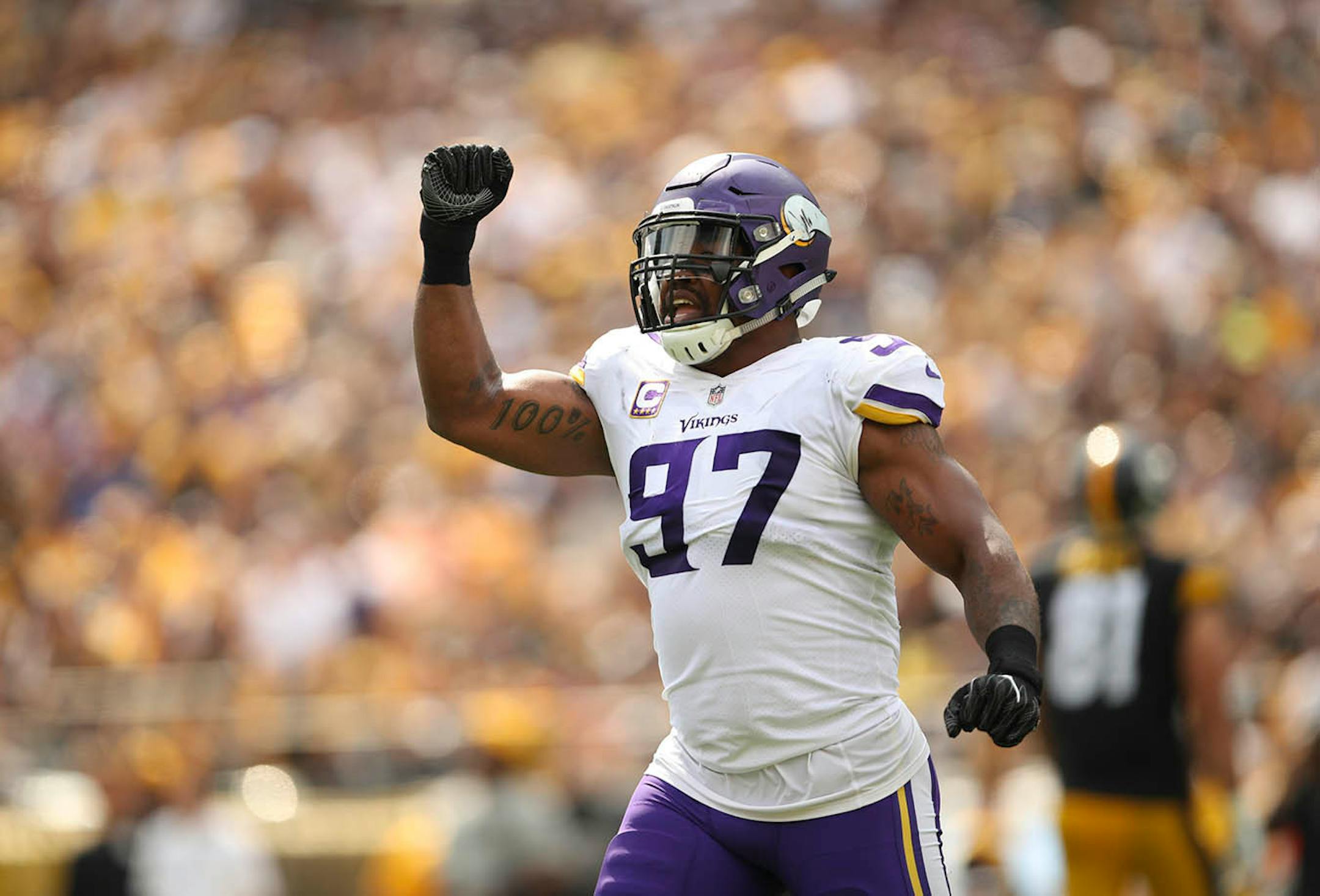 Minnesota Vikings defensive end Everson Griffen celebrated the Vikings' defense forcing the Steelers to punt in the second quarter.