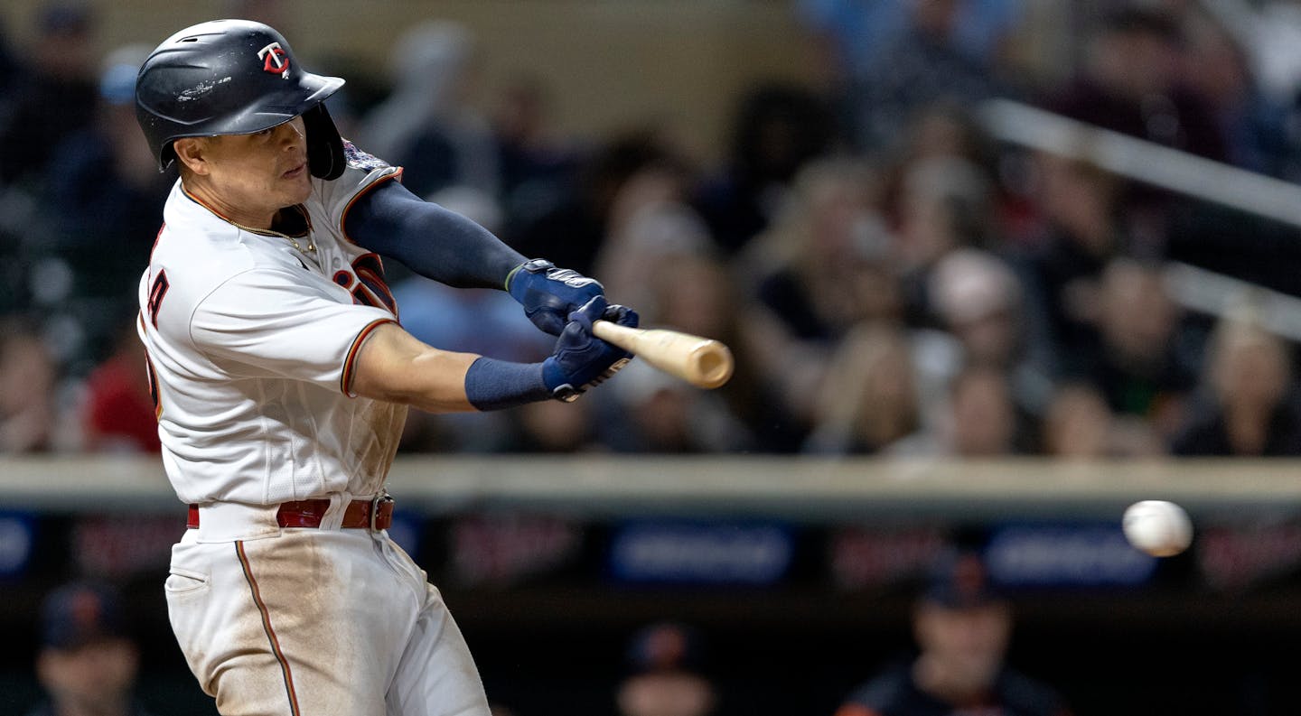 Gio Urshela of the Minnesota Twins hits a walk off base hit in the ninth inning Monday, May 23, at Target Field in Minneapolis, Minn. ] CARLOS GONZALEZ • carlos.gonzalez@startribune.com